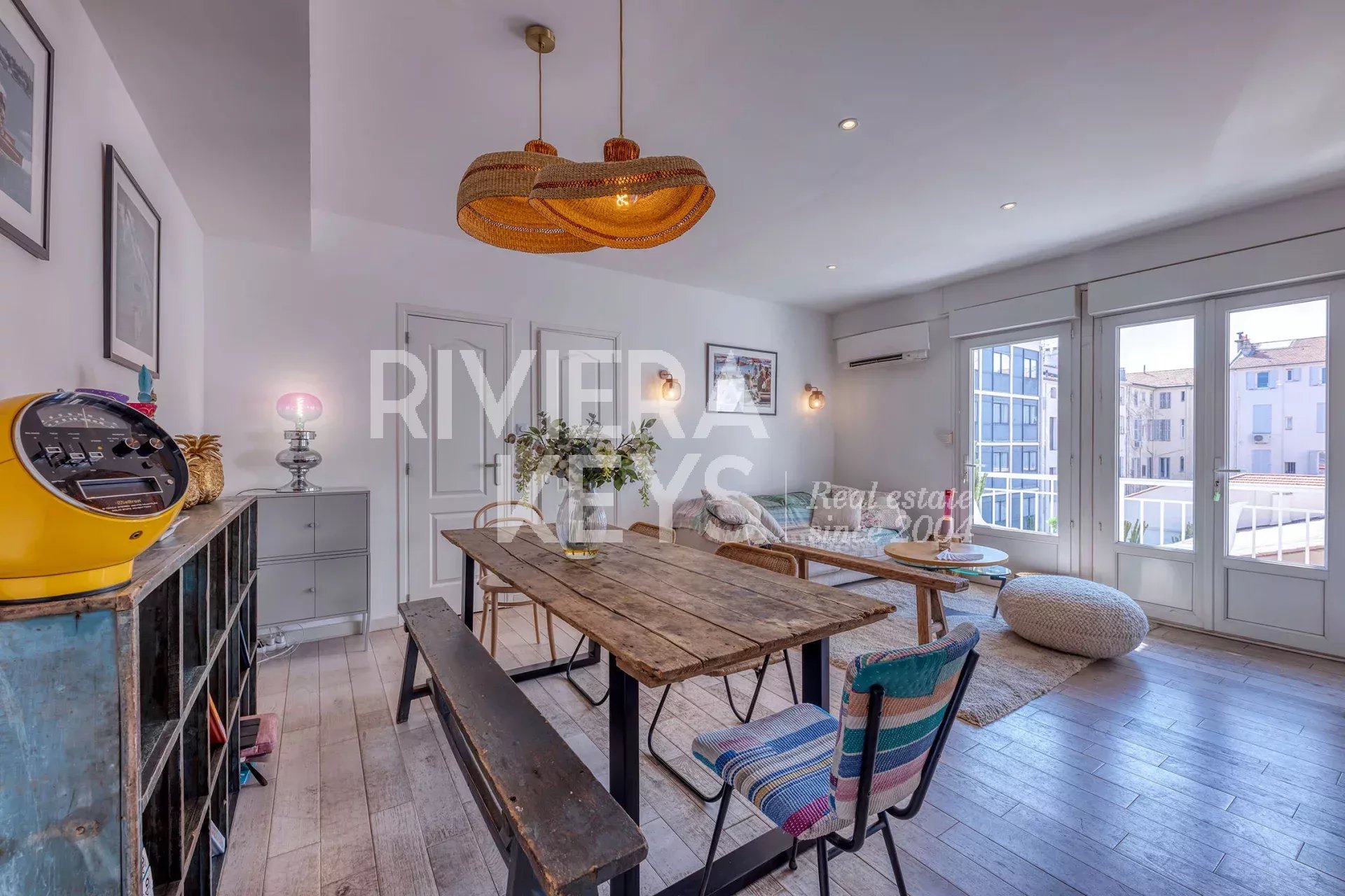 CANNES - Centrum: Ljus och rymlig lägenhet med balkong, nära stranden