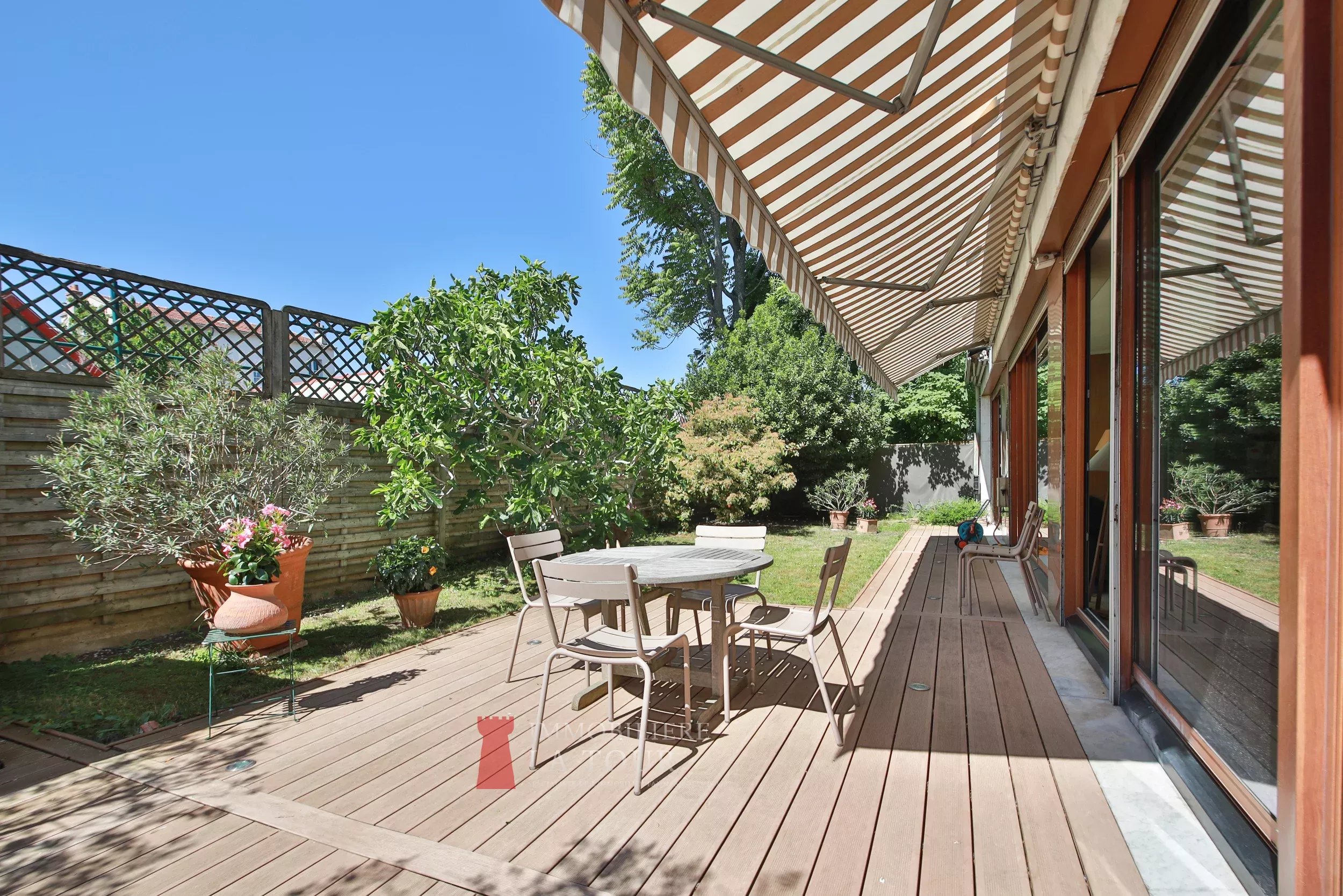 Boulogne Nord (Anna Jacquin)  Duplex rez de Jardin de 180 m2