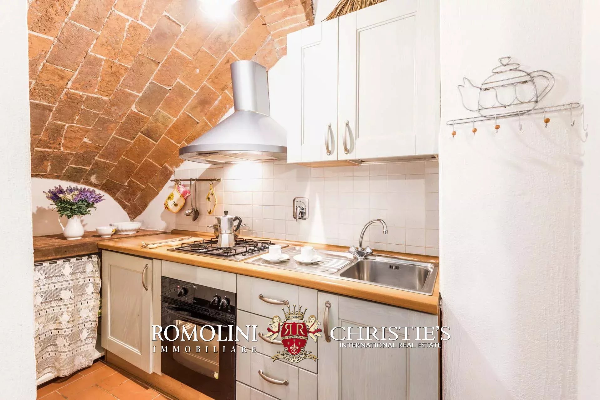 18 Bedroom Villa/Townhouse's Image 65