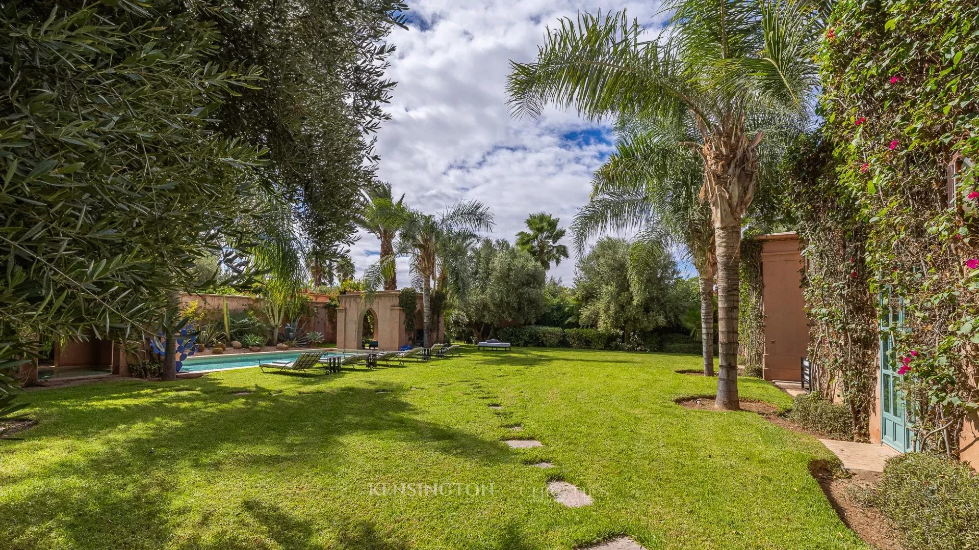 5 Bedroom Villa/Townhouse's Image 9