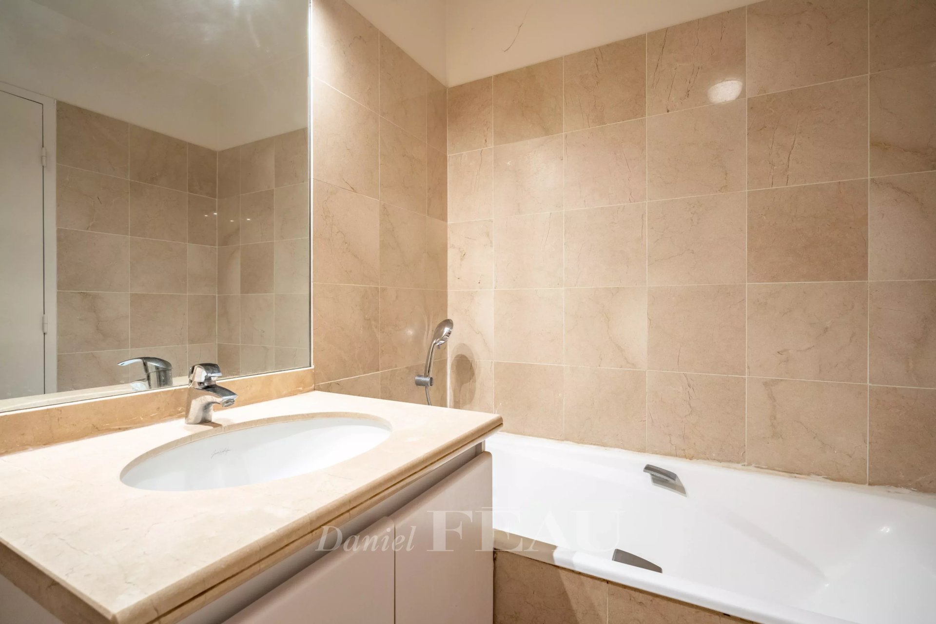 2 Bedroom Apartment/Flat's Image 4