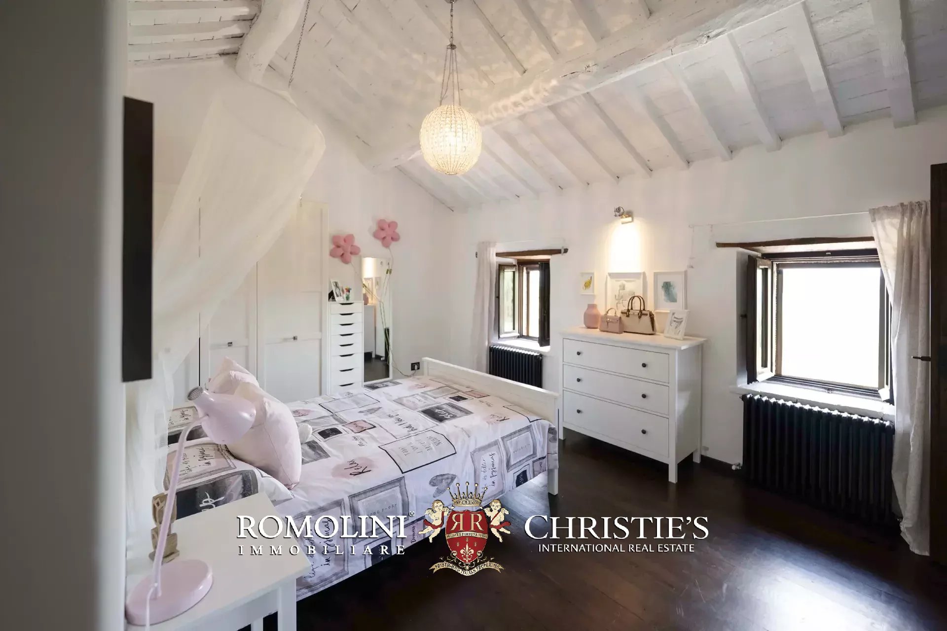 6 Bedroom Villa/Townhouse's Image 48