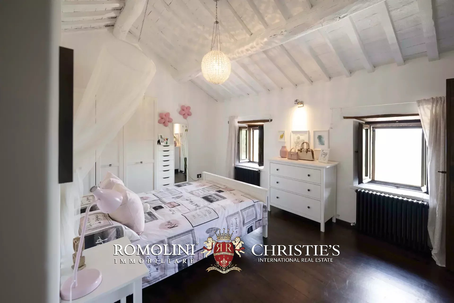 6 Bedroom Villa/Townhouse's Image 52