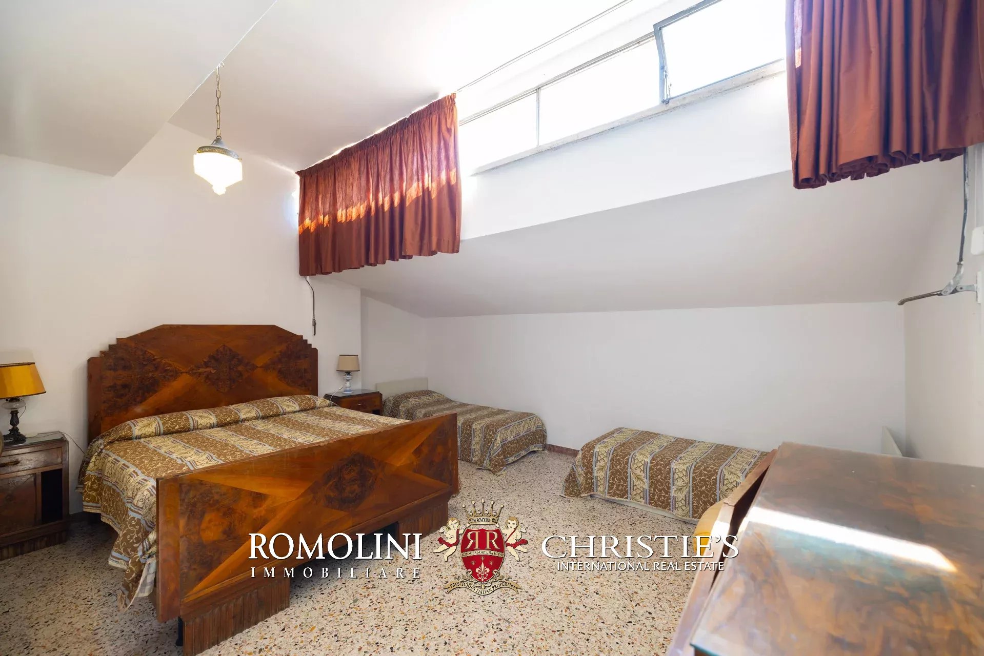 11 Bedroom Villa/Townhouse's Image 65