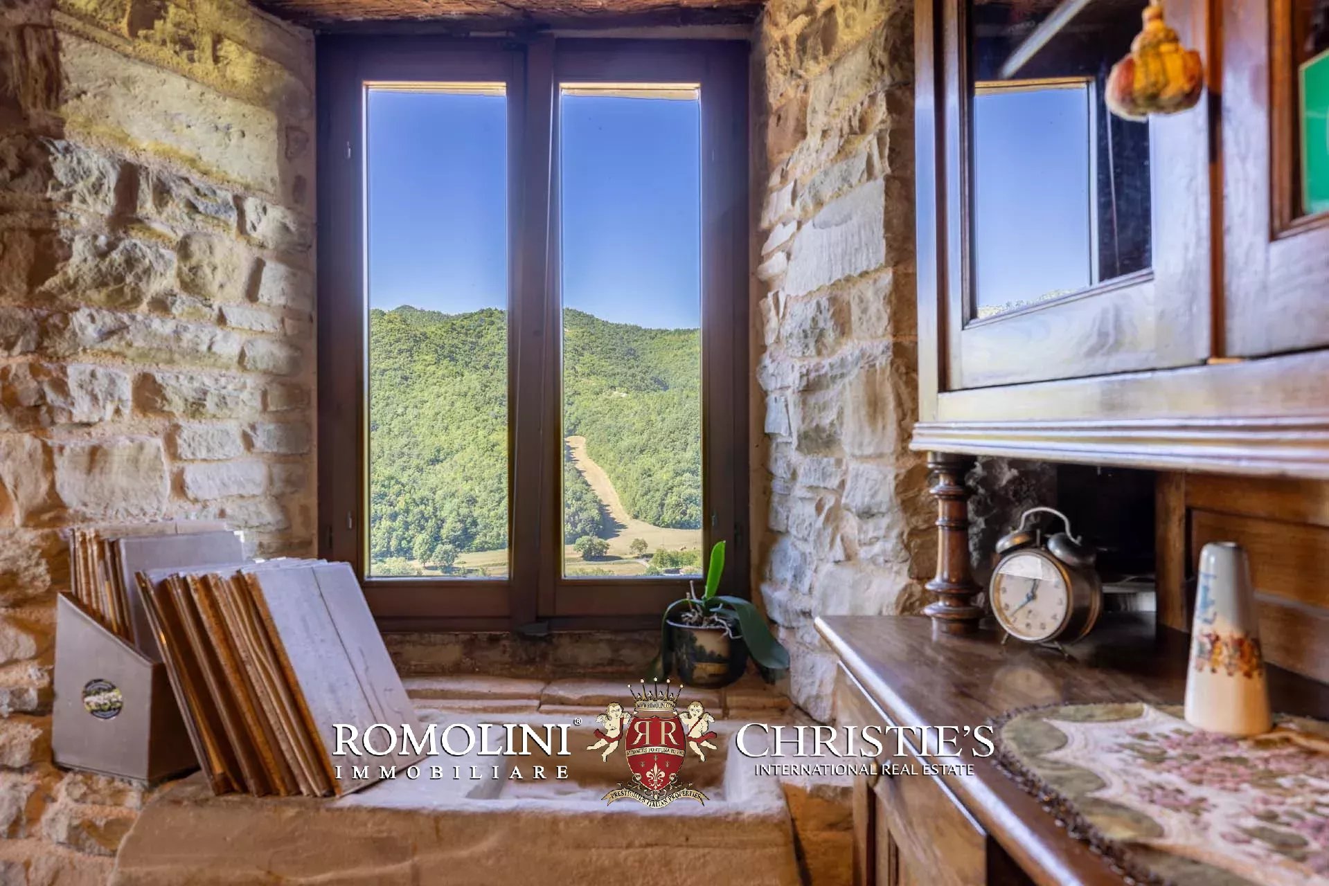 10 Bedroom Chateau's Image 77