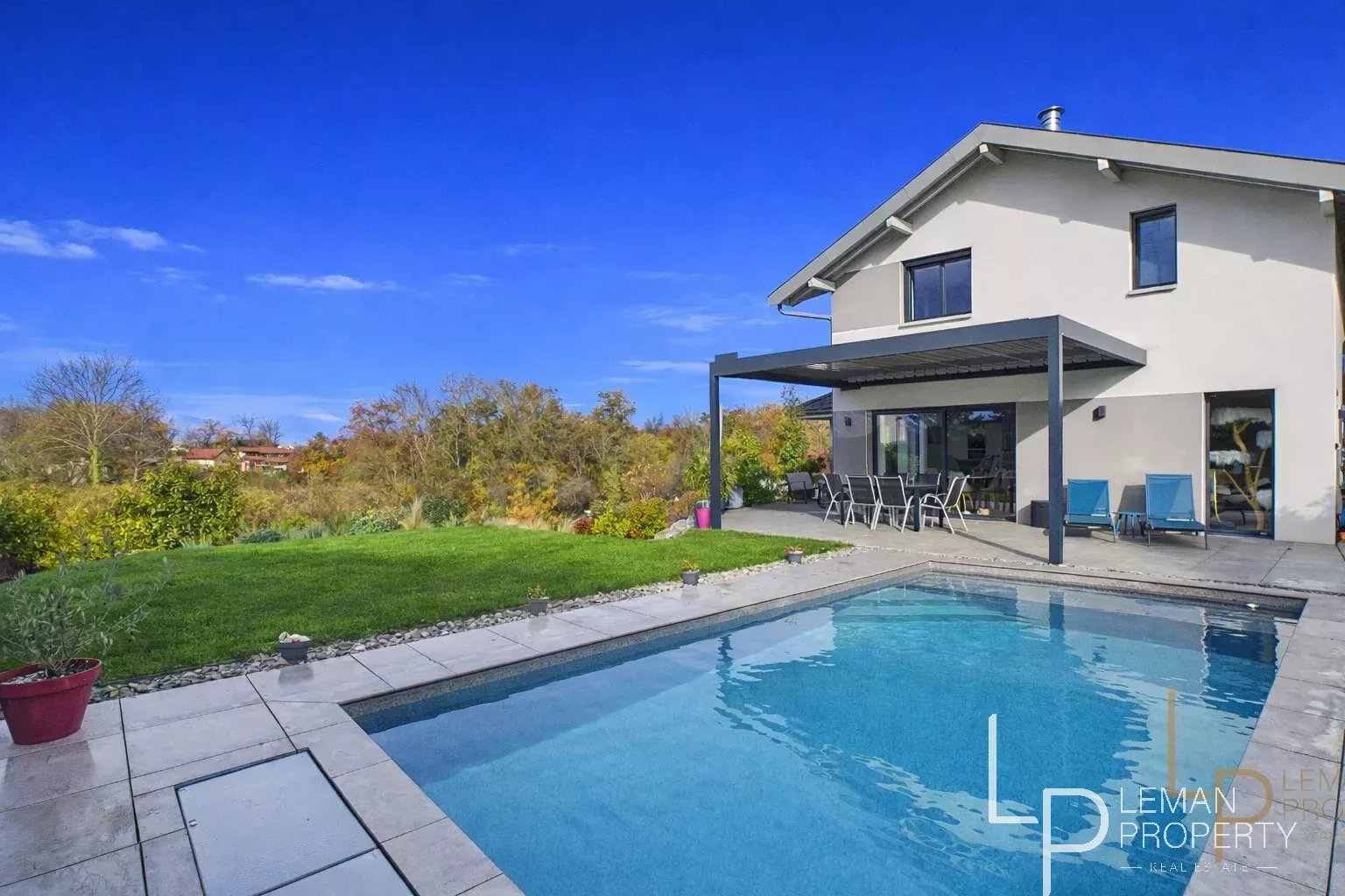 Maison Moderne à Veigy-Foncenex