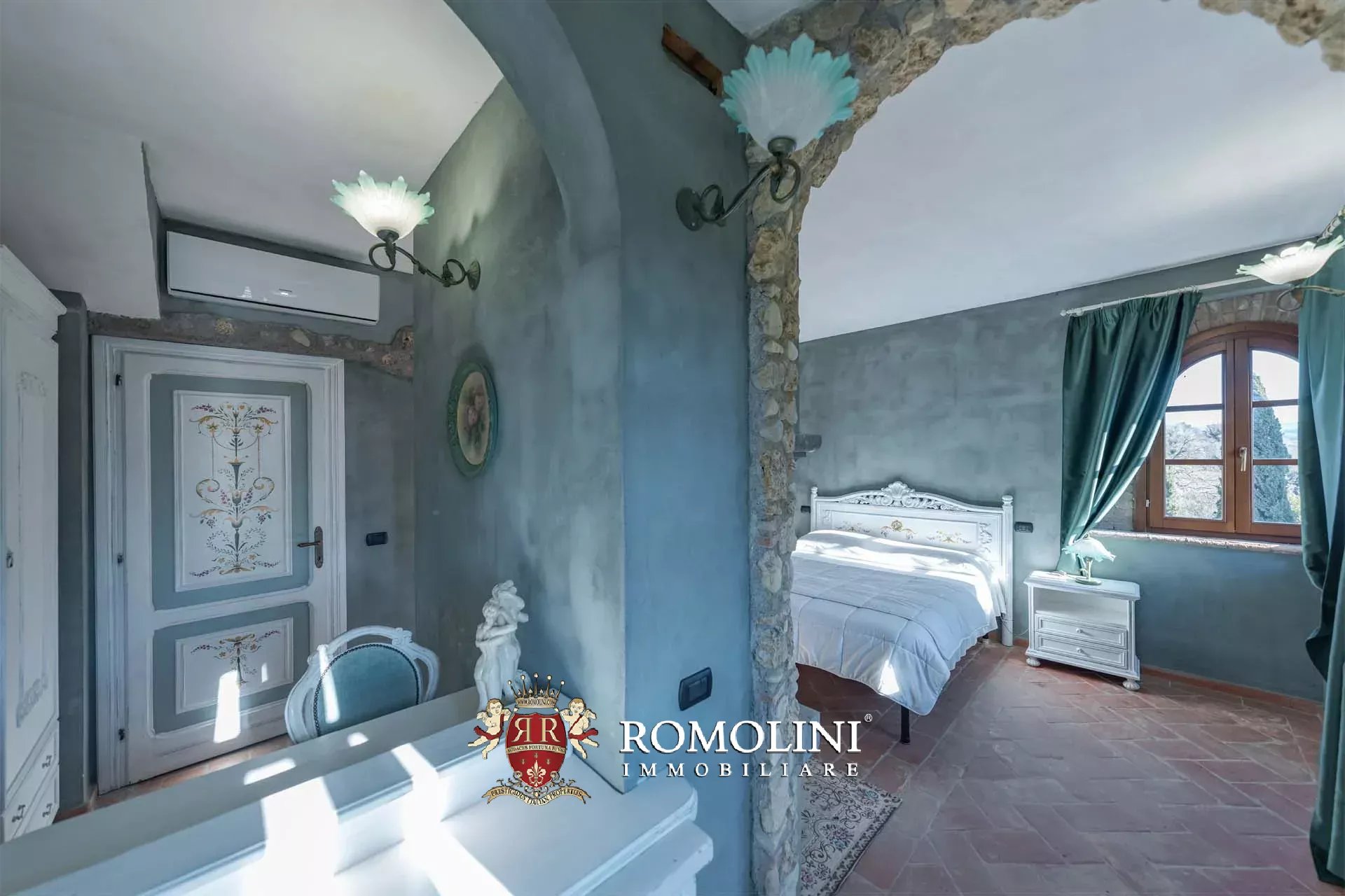 20 Bedroom Chateau's Image 44