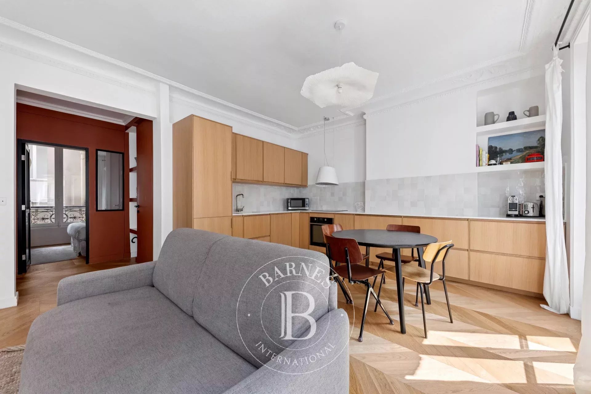 Paris 6 - Marché Saint-Germain - Fully renovated three-room apartment - Parquet, moldings, fireplace - View Saint-Sulpice - Haussmann building - picture 6