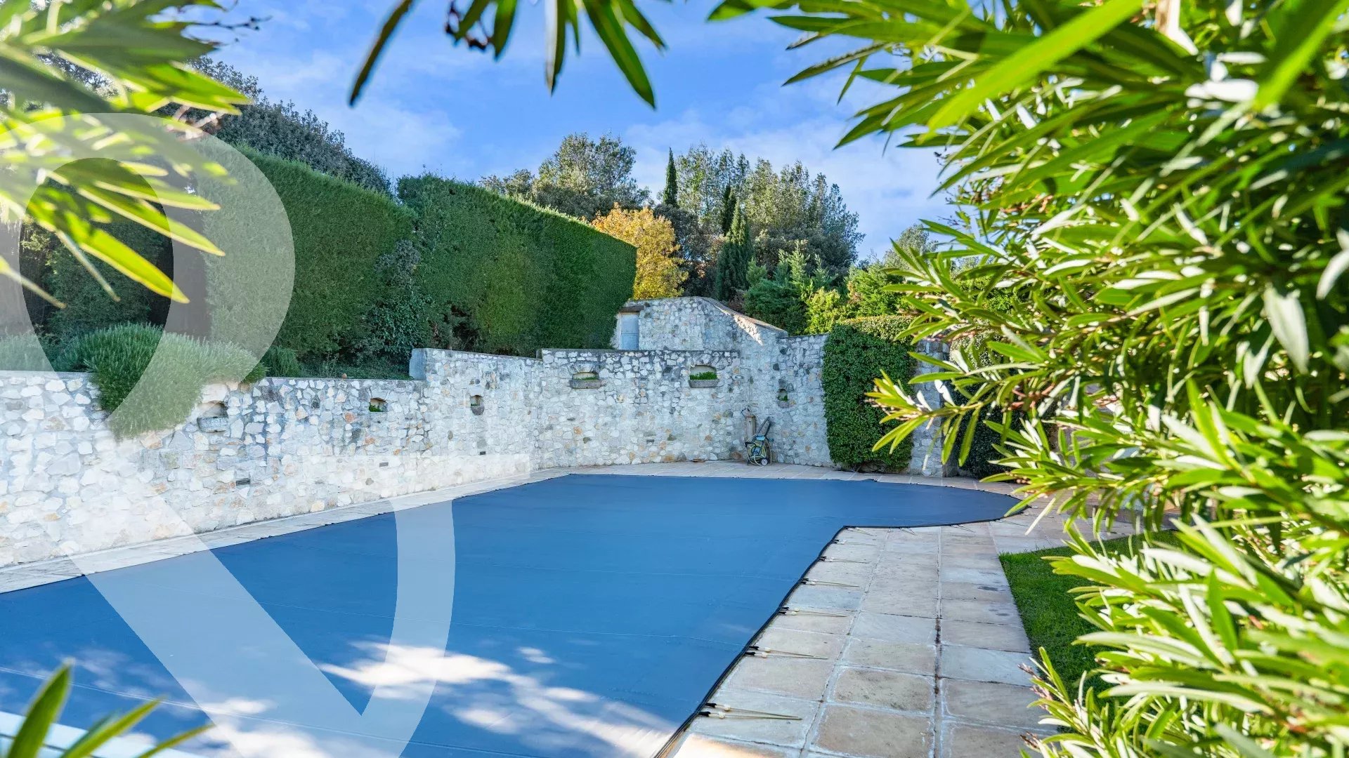 MAISON TYPIQUEMENT PROVENCALE