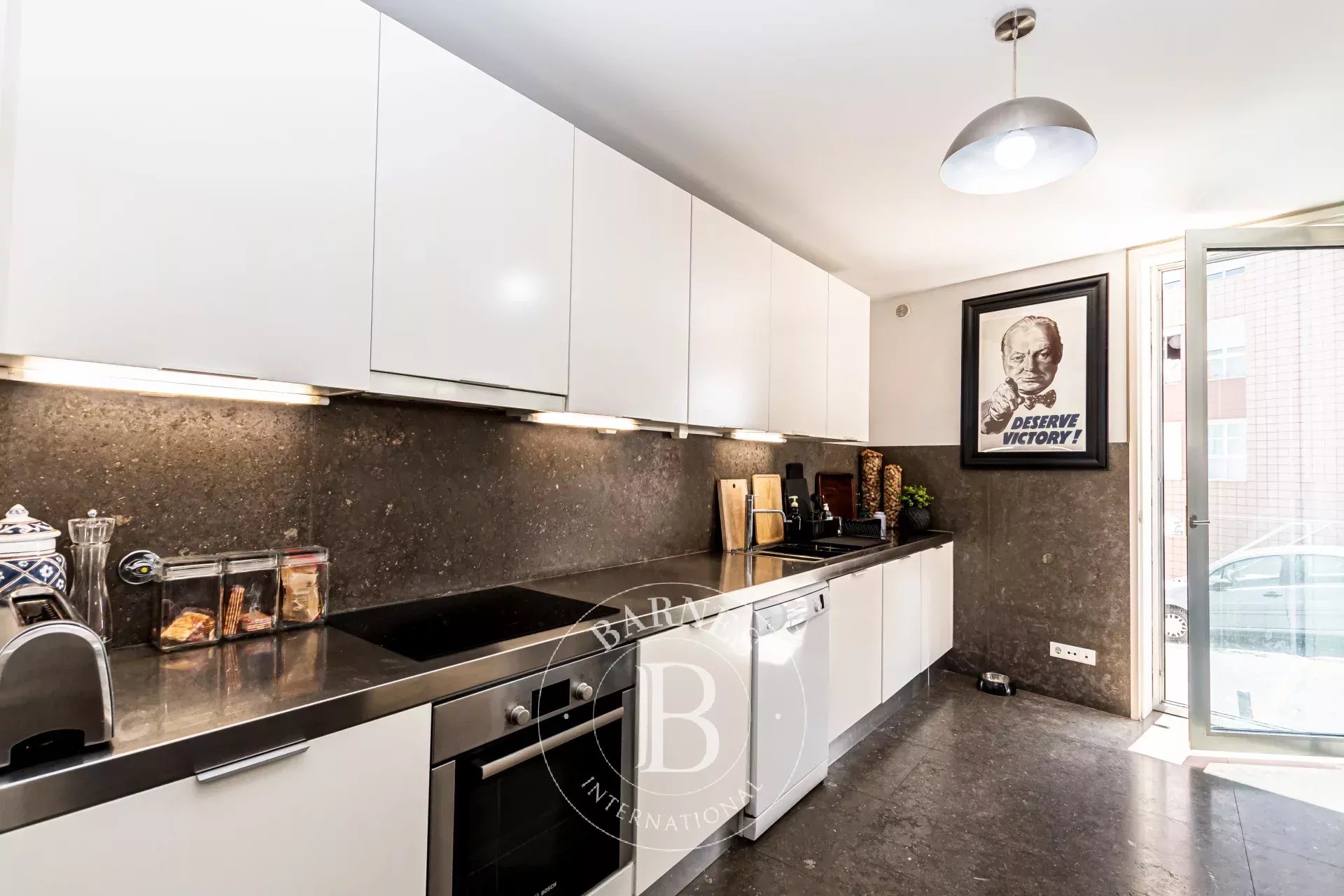 To RENT – In a private condominium in Graça