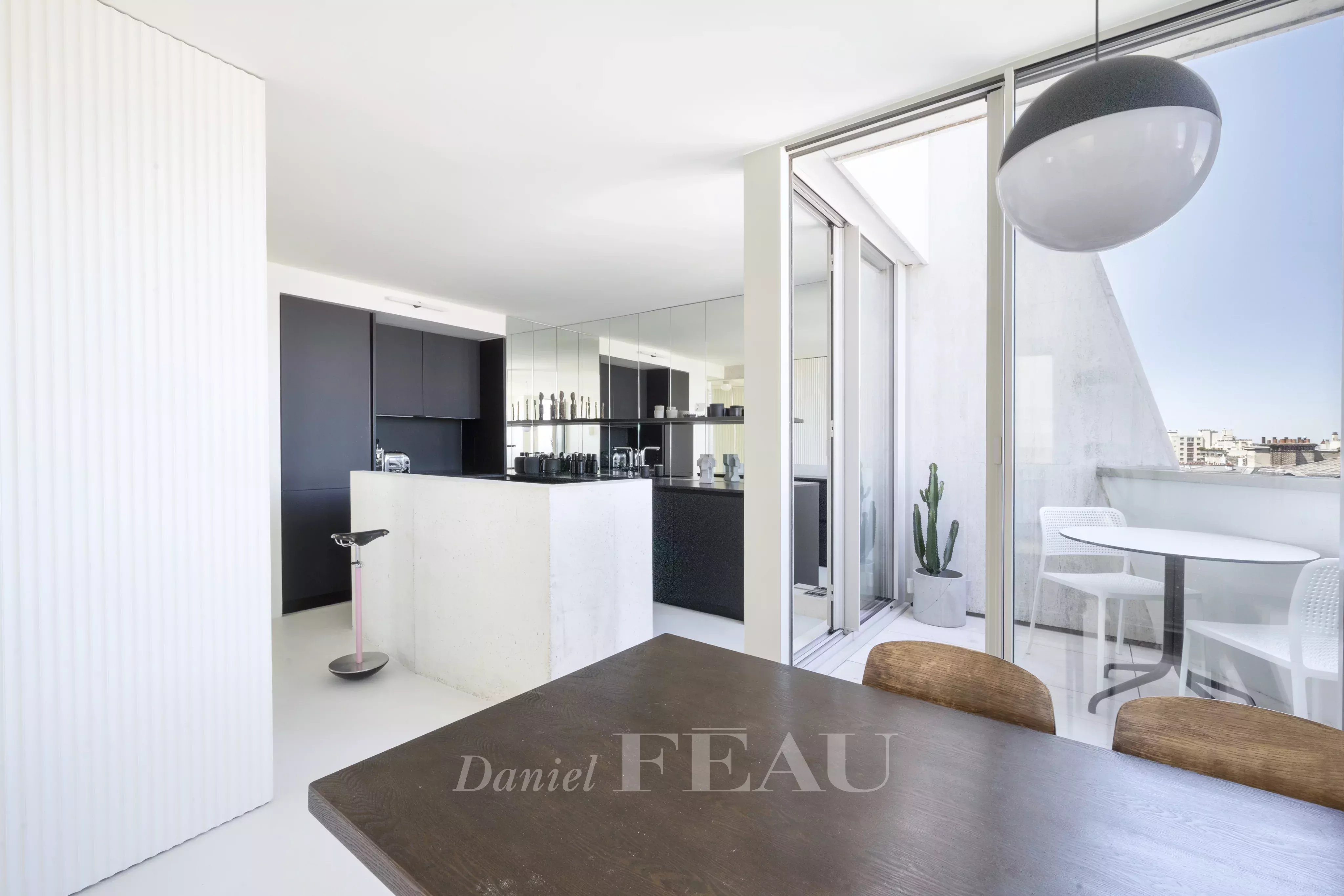 Sale Apartment Paris 17th