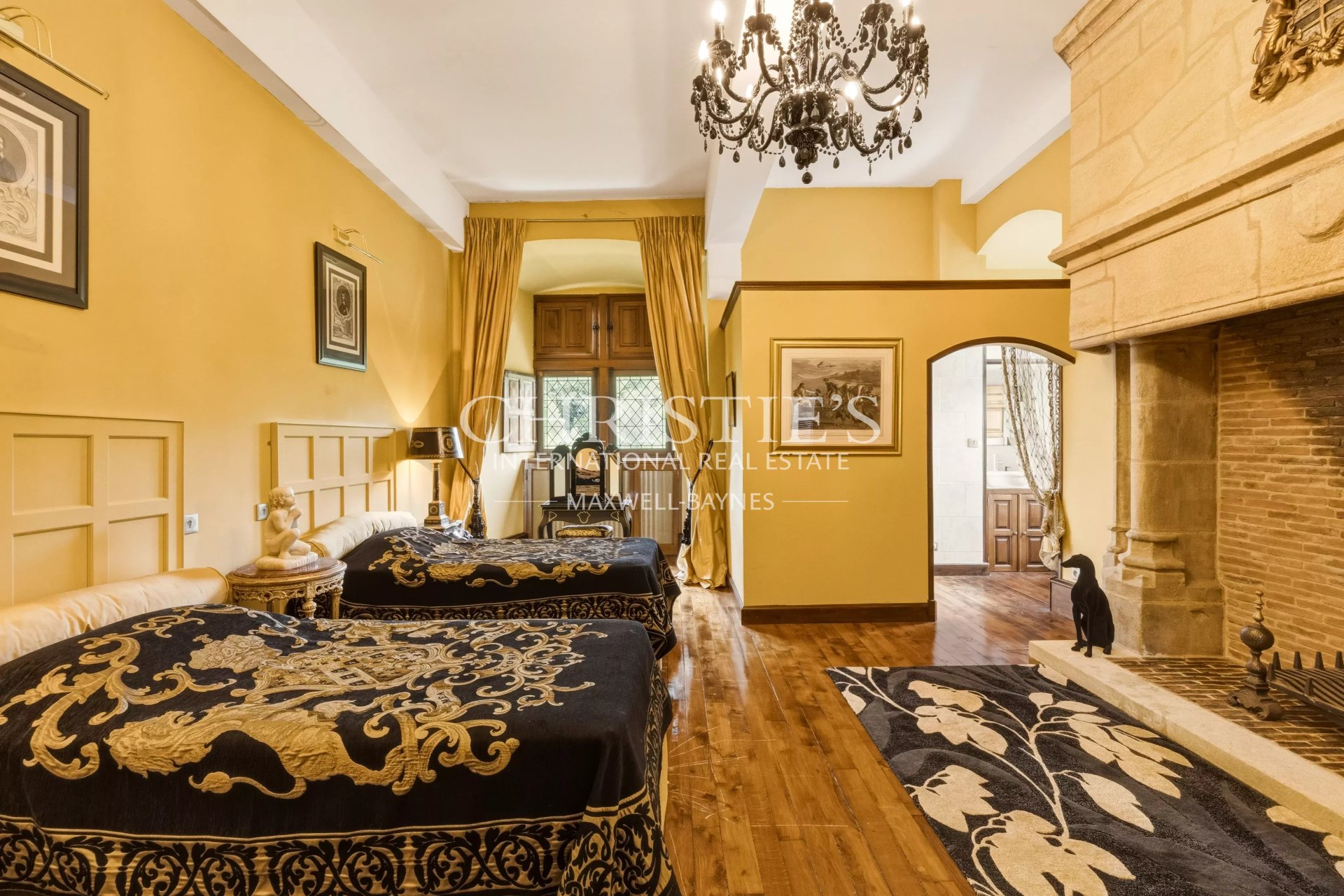 10 Bedroom Chateau's Image 19