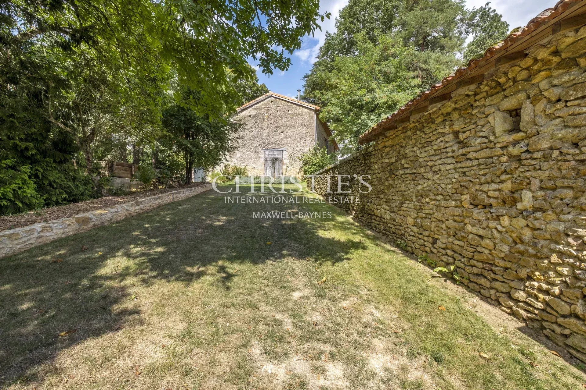 7 Bedroom Chateau's Image 9