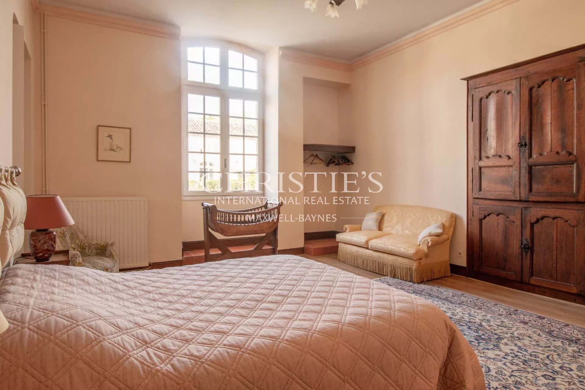 6 Bedroom Chateau's Image 15