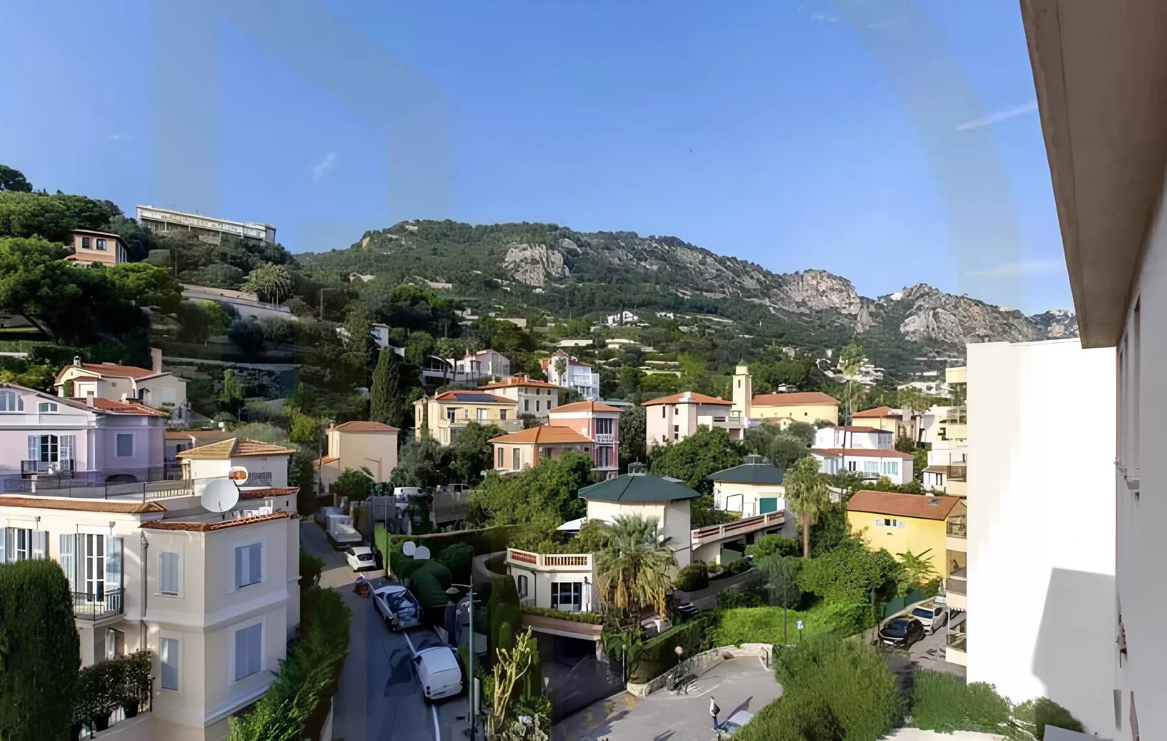 Beautiful, bright apartment with unobstructed mountain views - City center** - France