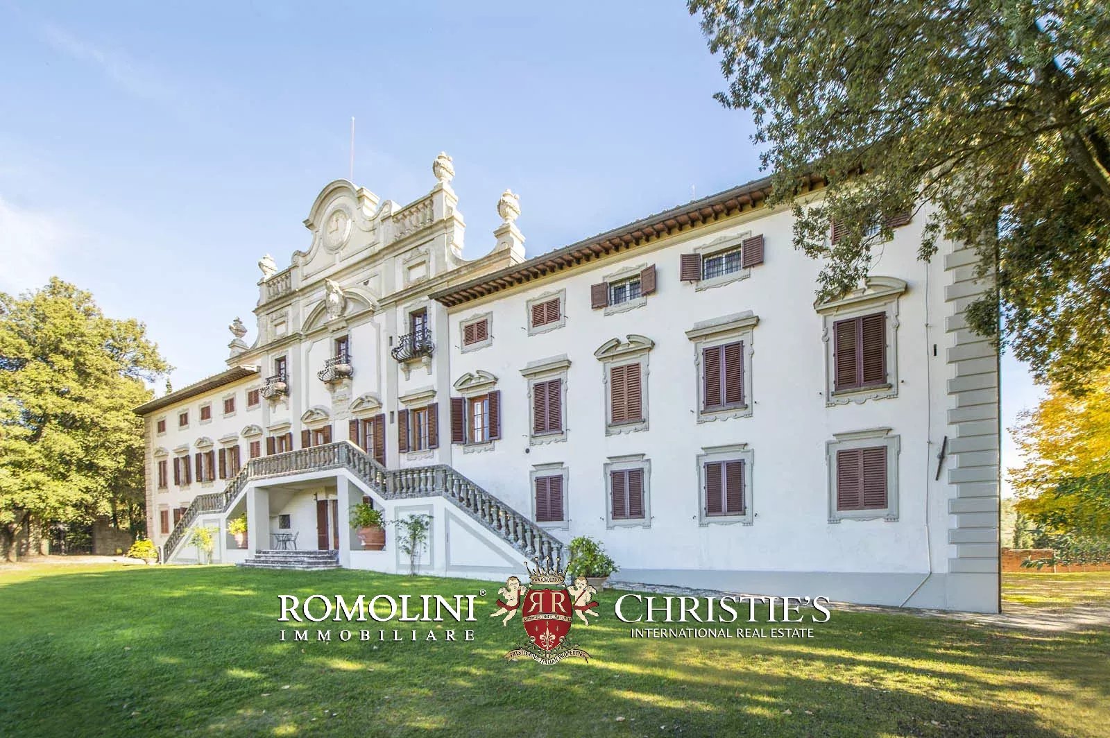 LUXURY HISTORICAL VILLA FOR SALE IN RADDA IN CHIANTI, TUSCANY