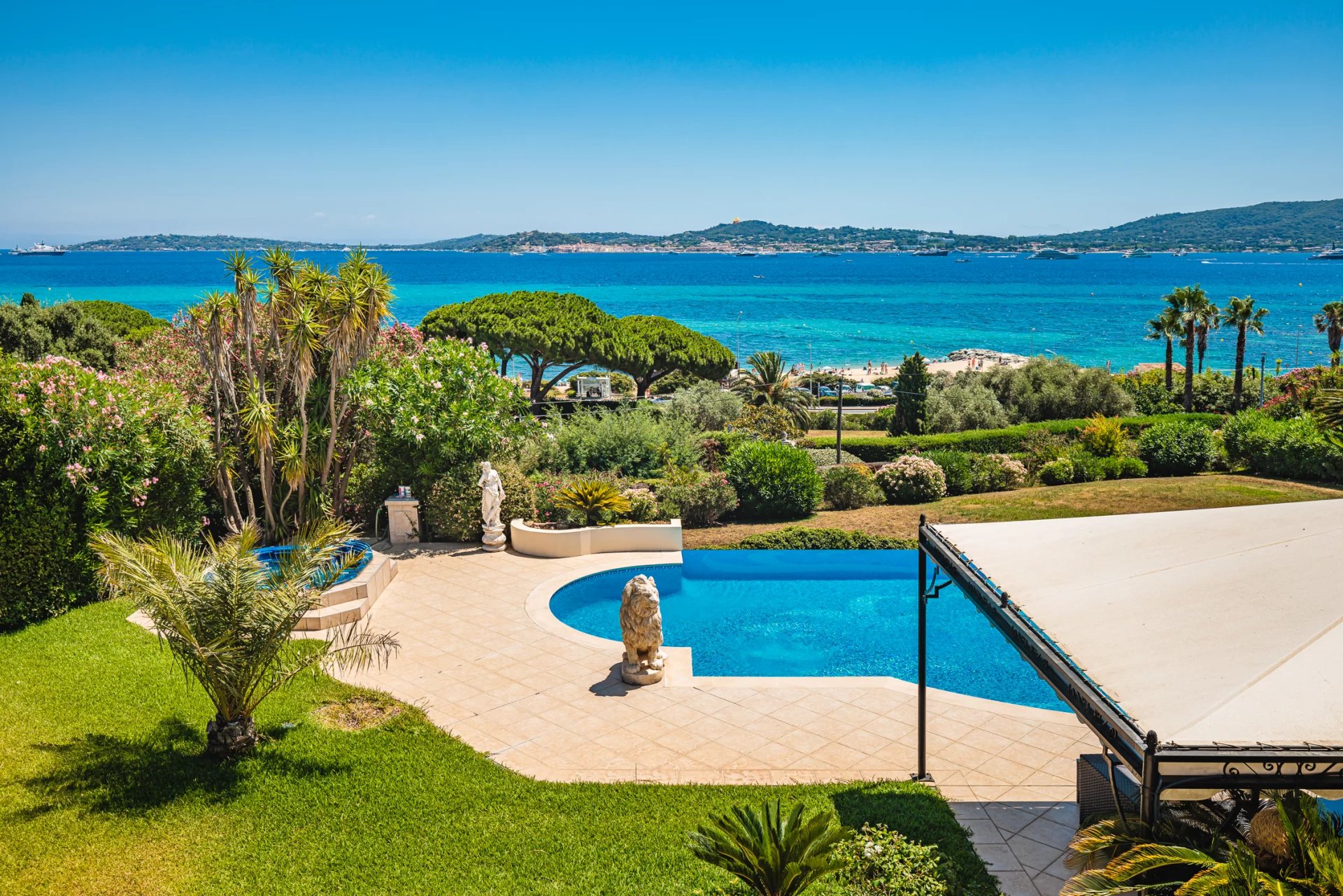 Villa vue mer panaromique sur le village de Saint-Tropez