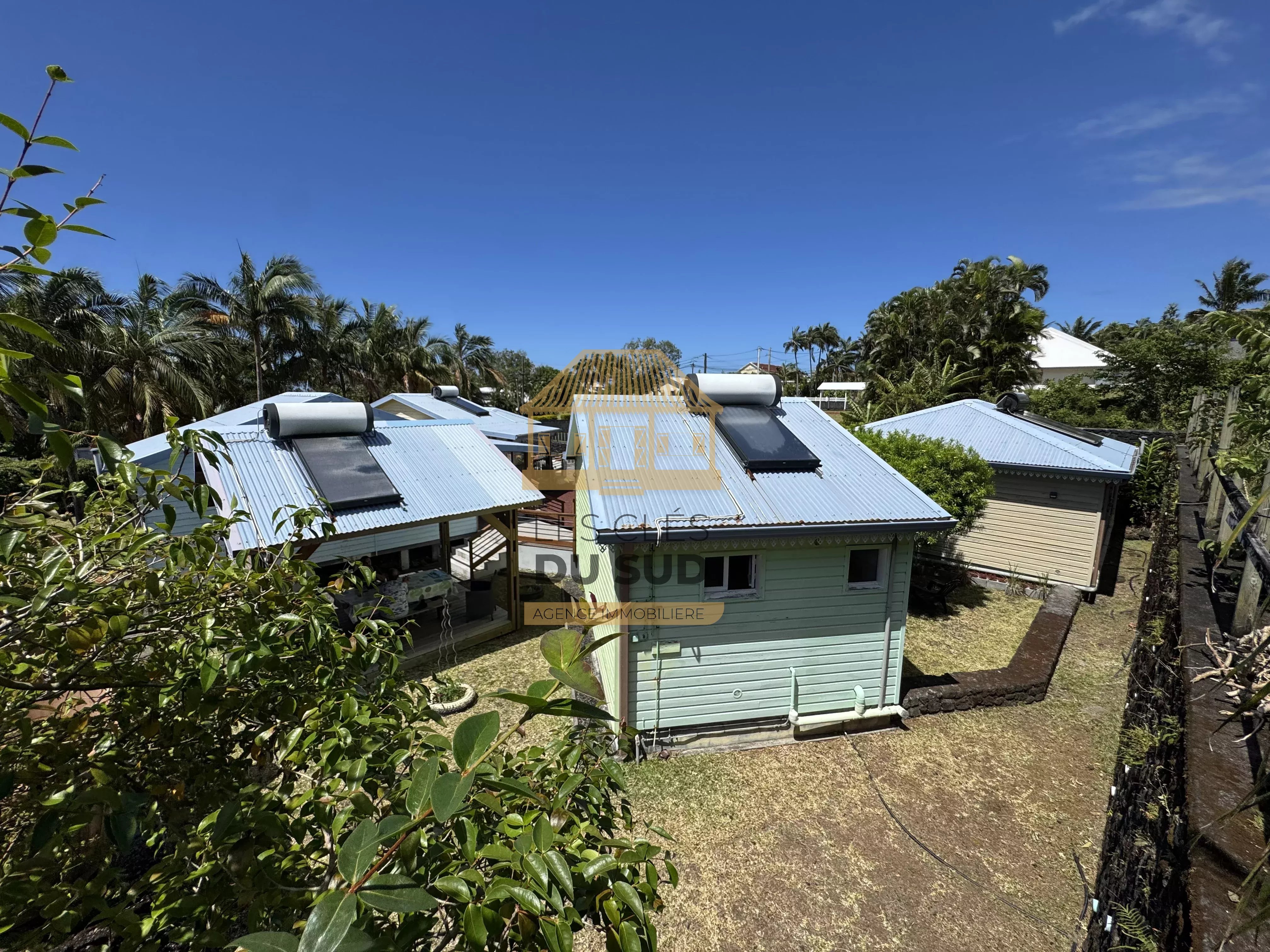 SAINT-PHILIPPE – BASSE VALLÉE – ENSEMBLE DE 5 BUNGALOWS EN LOCATION SAISONNIÈRE