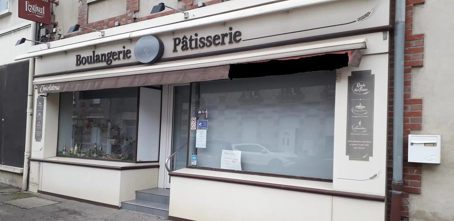 BOULANGERIE+PIZZARIA+APPARTS. Murs à vendre .