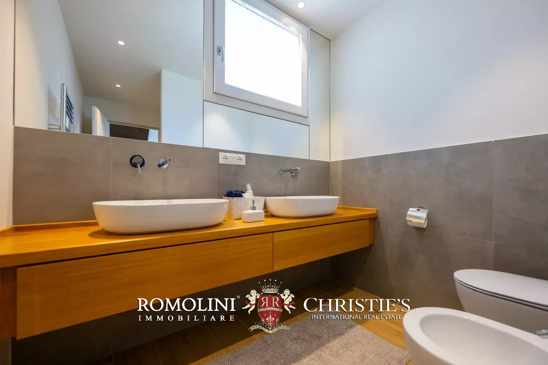3 Bedroom Villa/Townhouse's Image 32