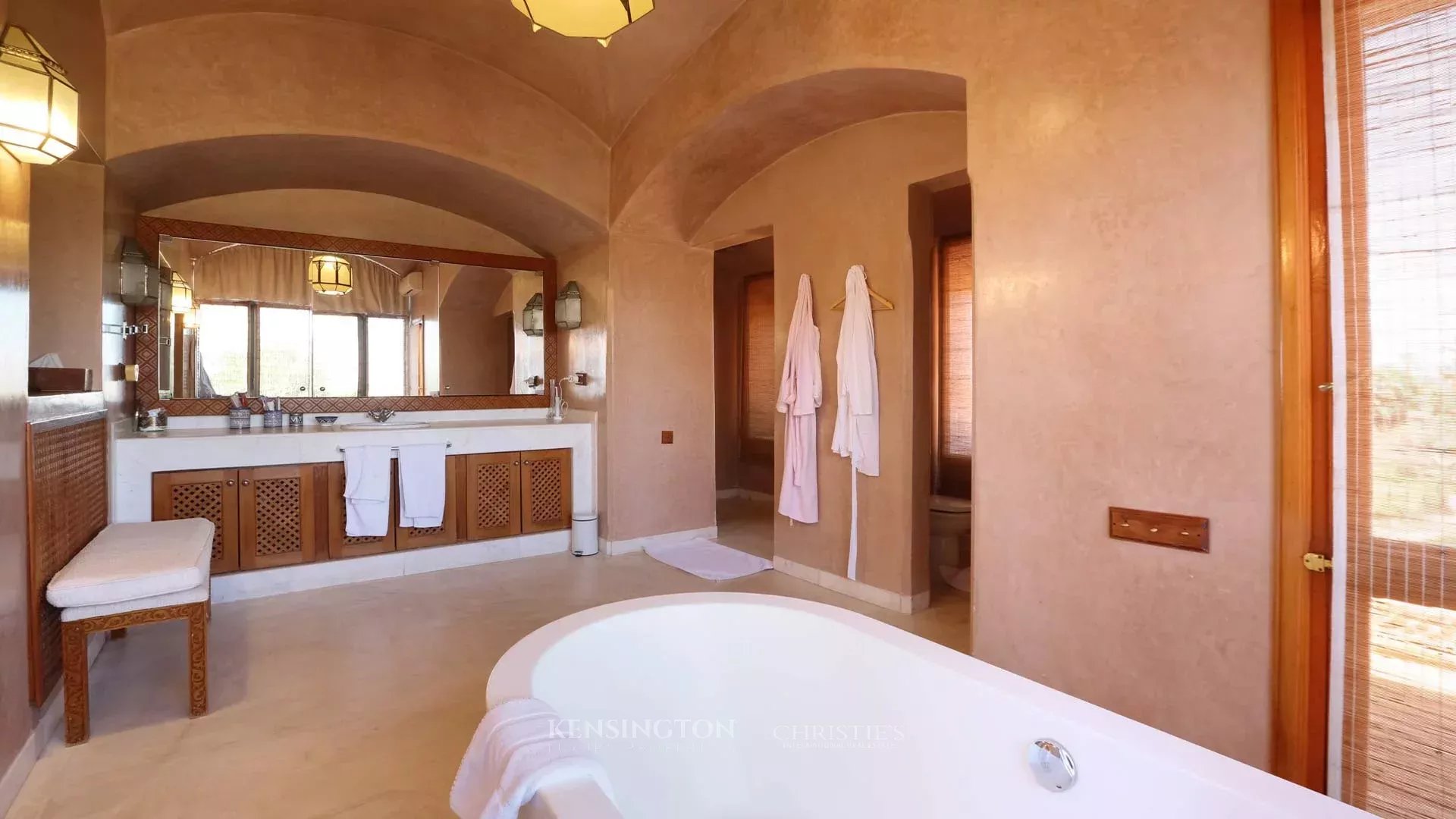 8 Bedroom Villa/Townhouse's Image 25