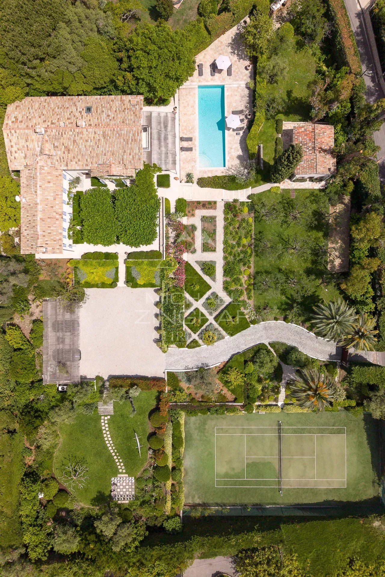7 Bedroom Villa/Townhouse's Image 16