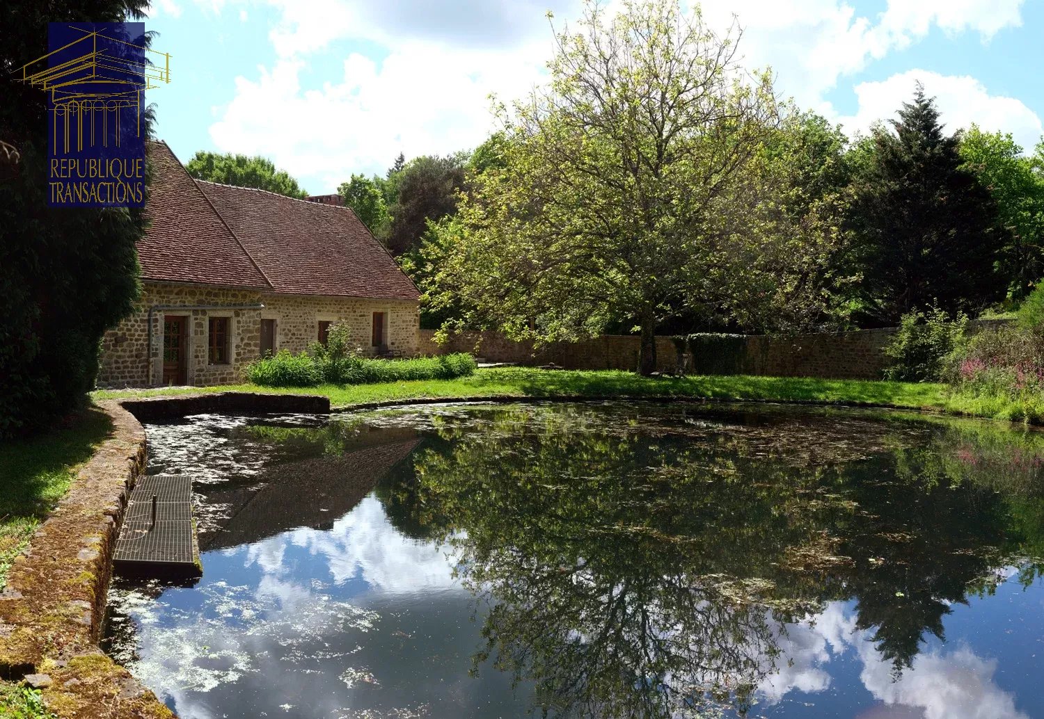 Ancien moulin proche Beaune — photo 3