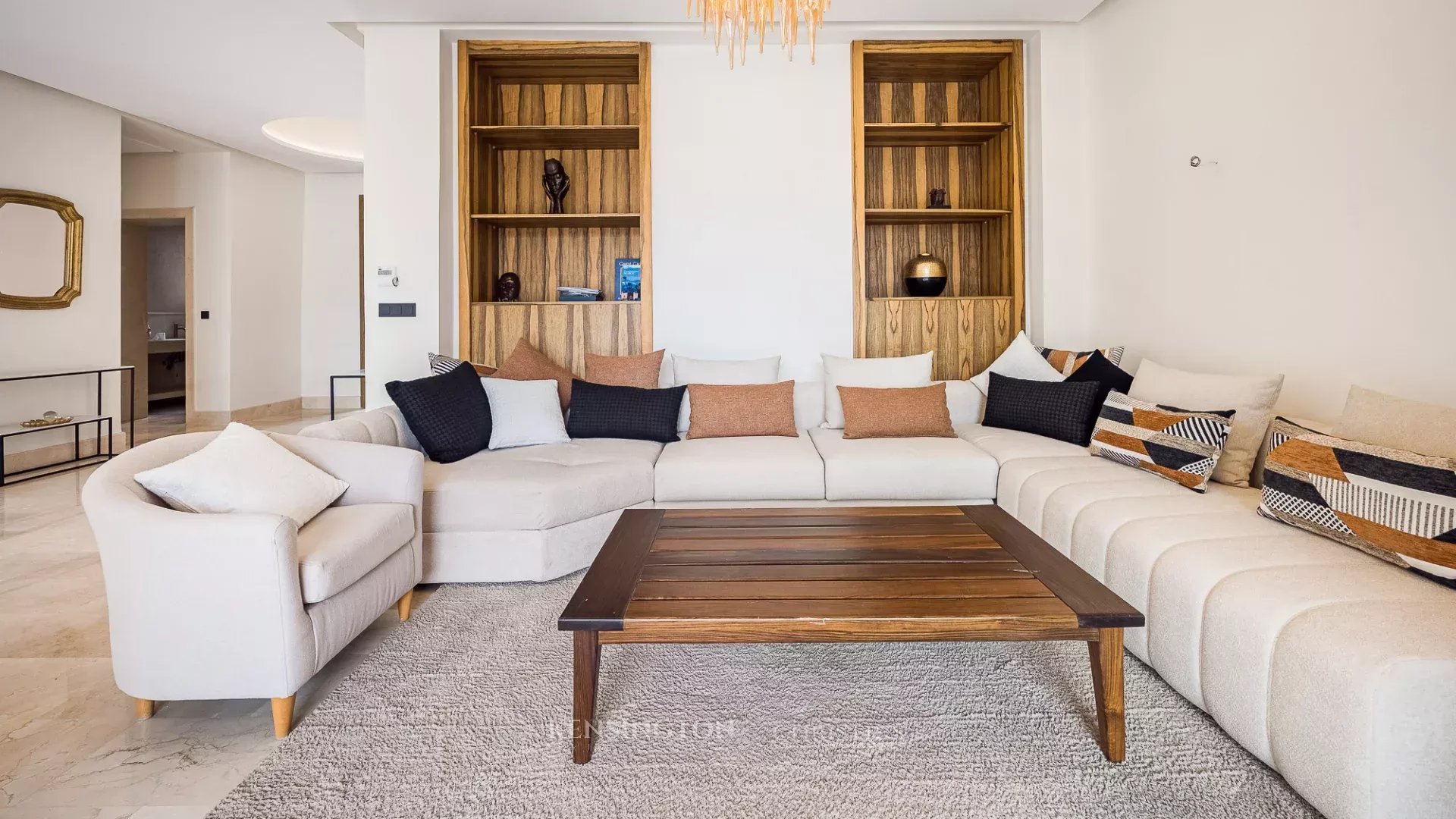 6 Bedroom Villa/Townhouse's Image 14