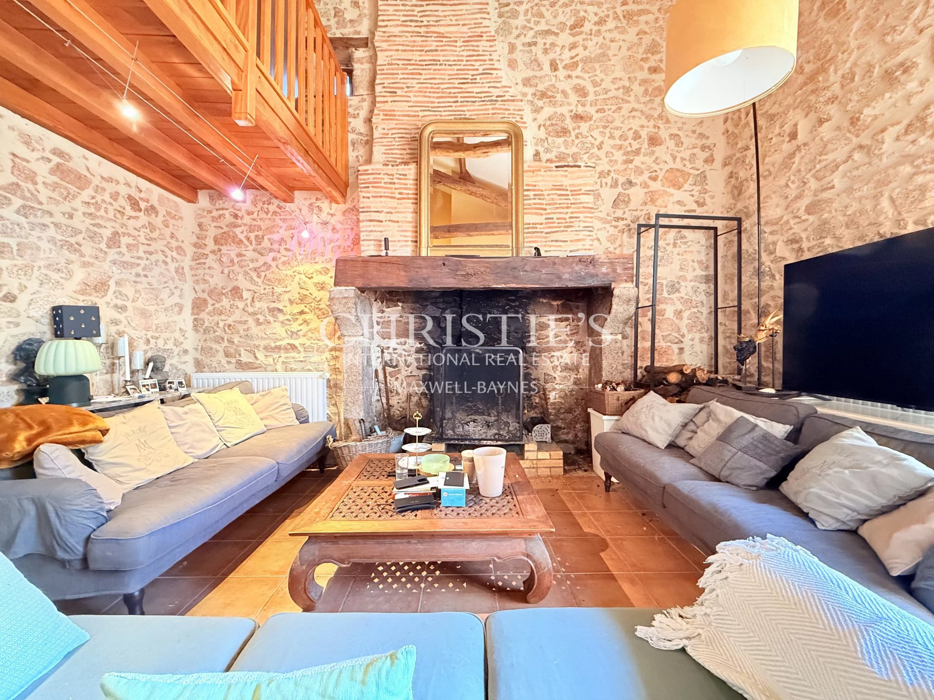 9 Bedroom Villa/Townhouse's Image 18