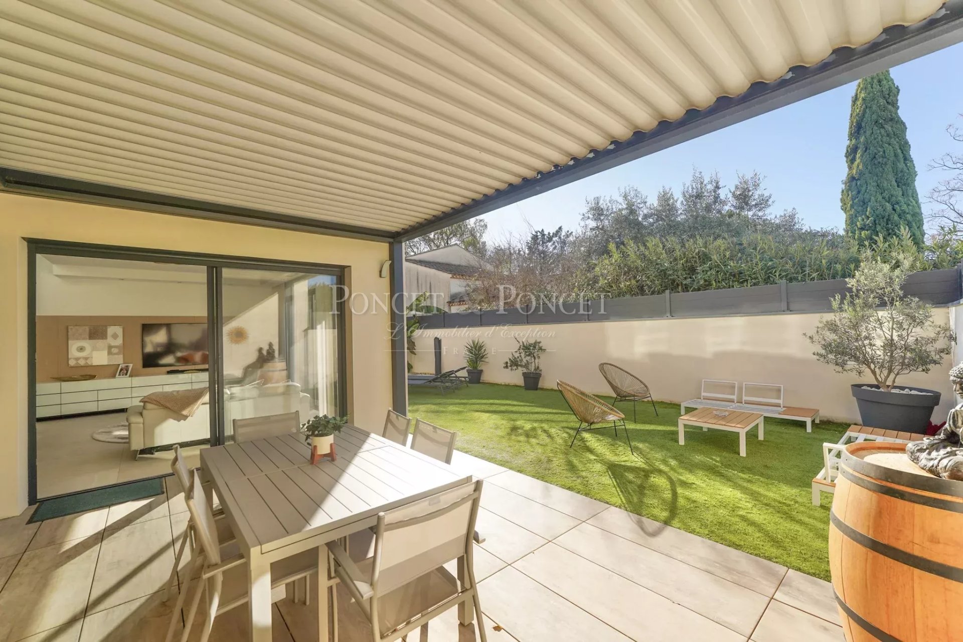 4 Bedroom Villa/Townhouse's Image 8