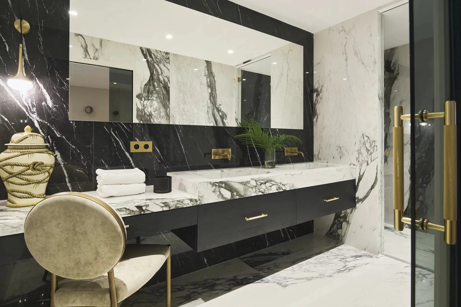 LUXUEUSE VILLA CONTEMPORAINE NEUVE - CAP D'ANTIBES