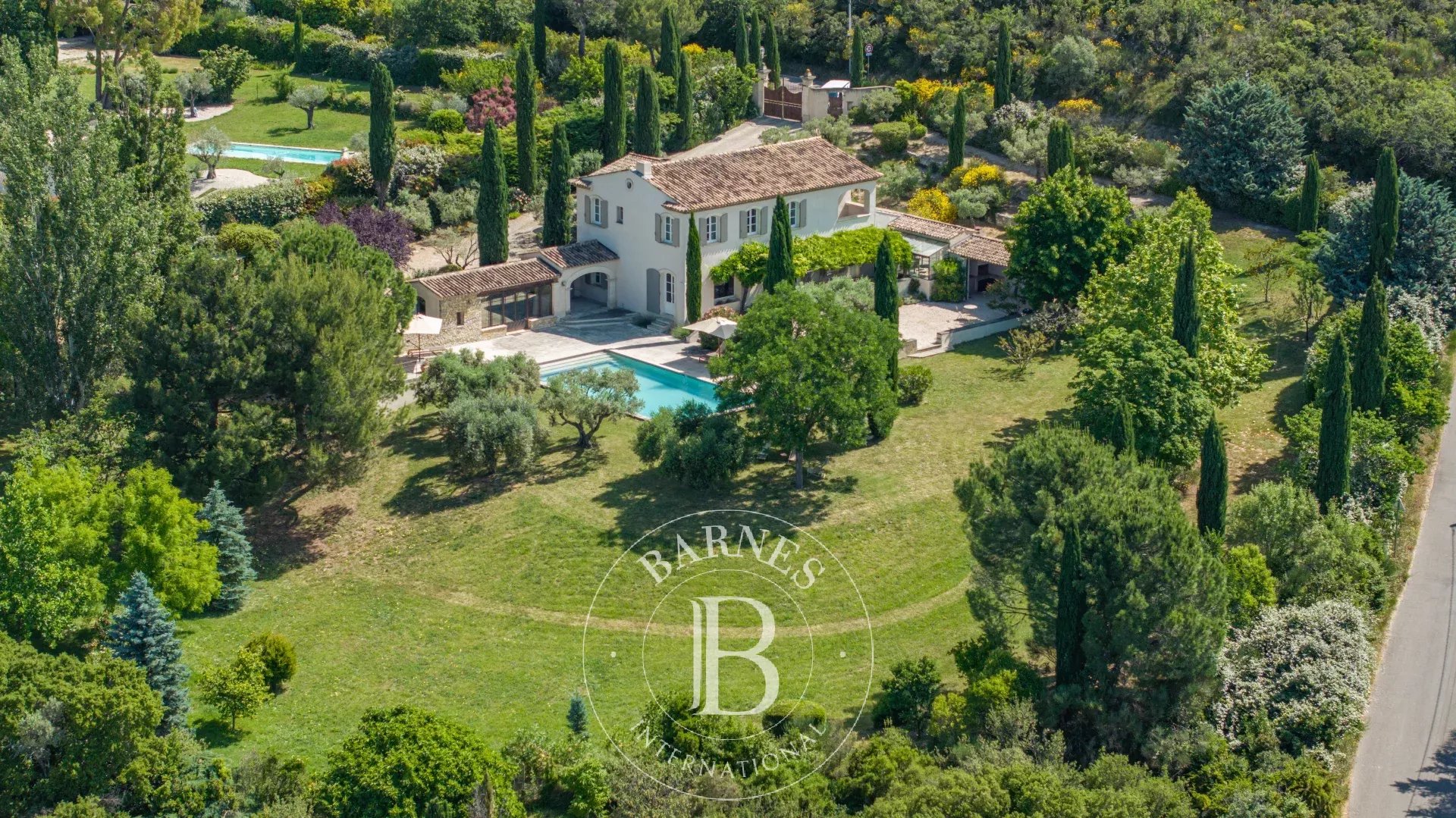 AIX-EN-PROVENCE – BASTIDE 3,767 SQ FT – 75,347 SQ FT GROUNDS – SALT POOL – INDEPENDENT APARTMENT - picture 26