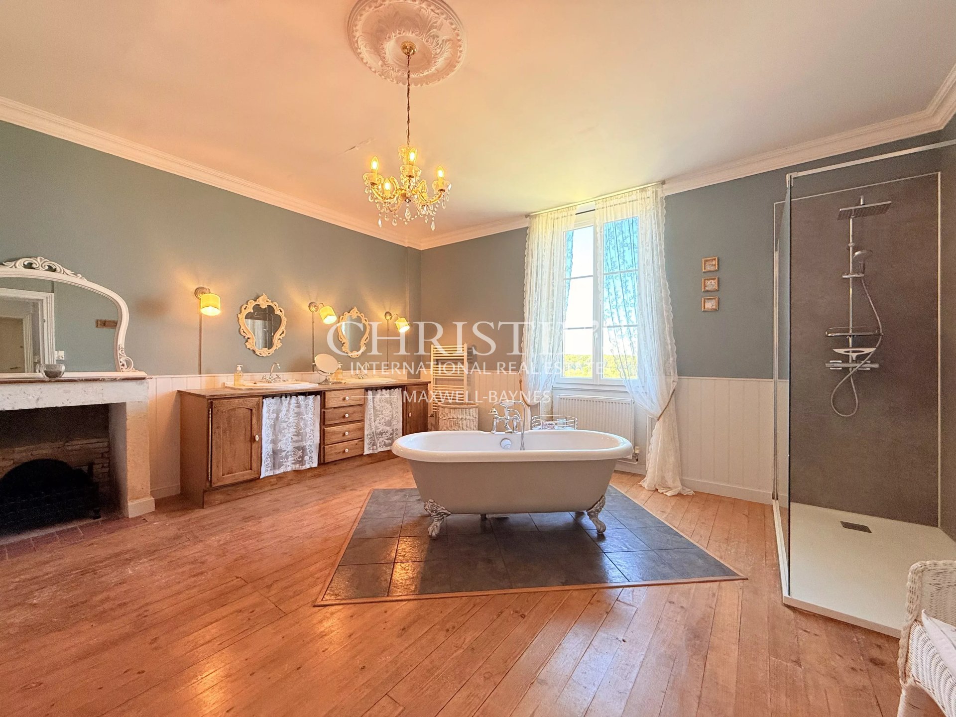 11 Bedroom Villa/Townhouse's Image 13