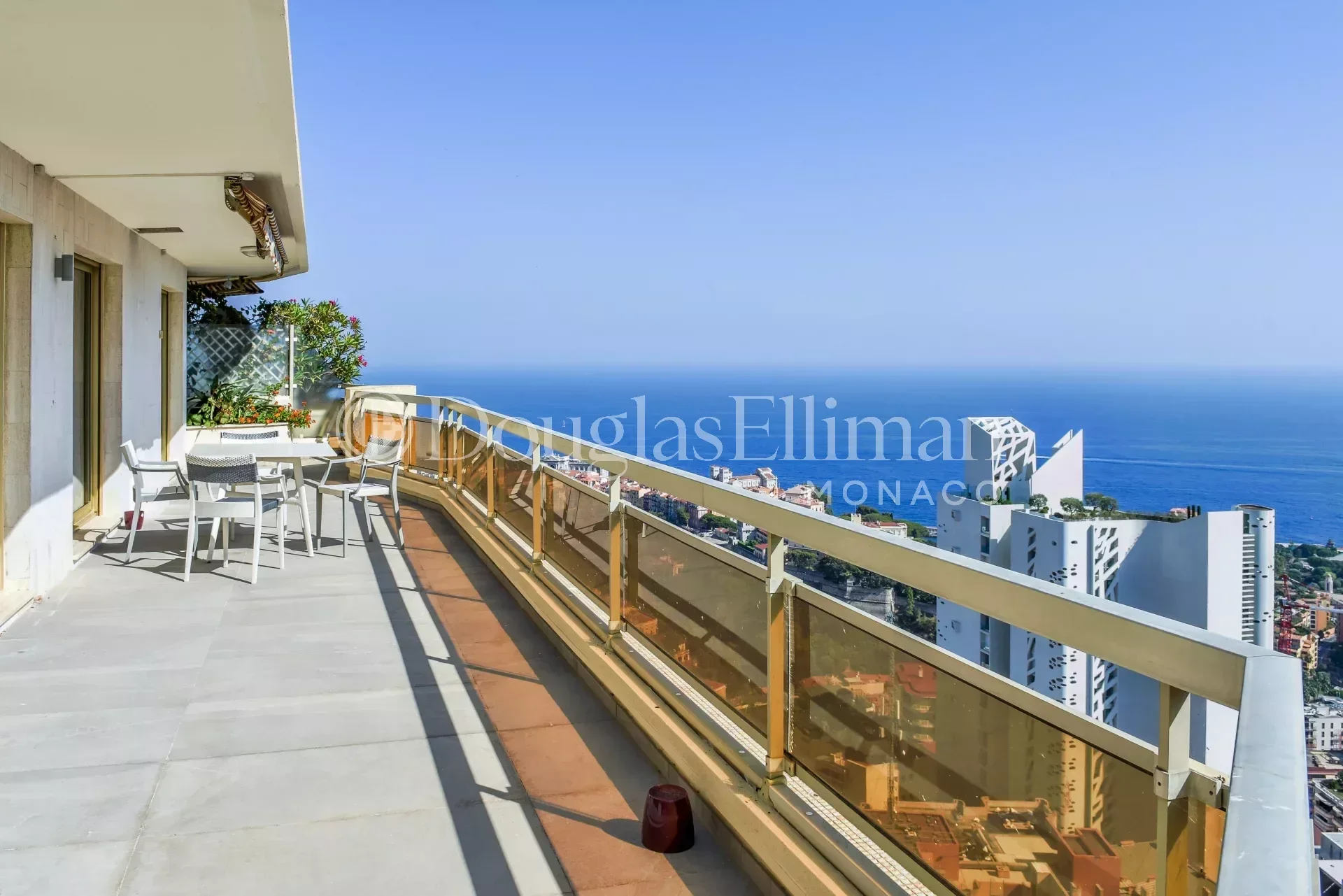 Monaco – Jardin Exotique – Elegant Duplex dans une prestigieuse résidence - Image nᵒ3