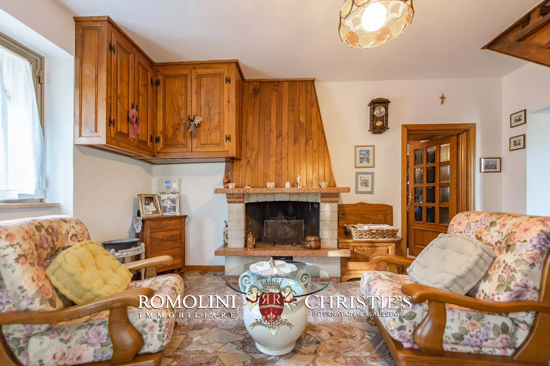 FARMHOUSE WITH PANORAMIC VIEWS FOR SALE IN TUSCANY, CAPRESE MICHELANGELO