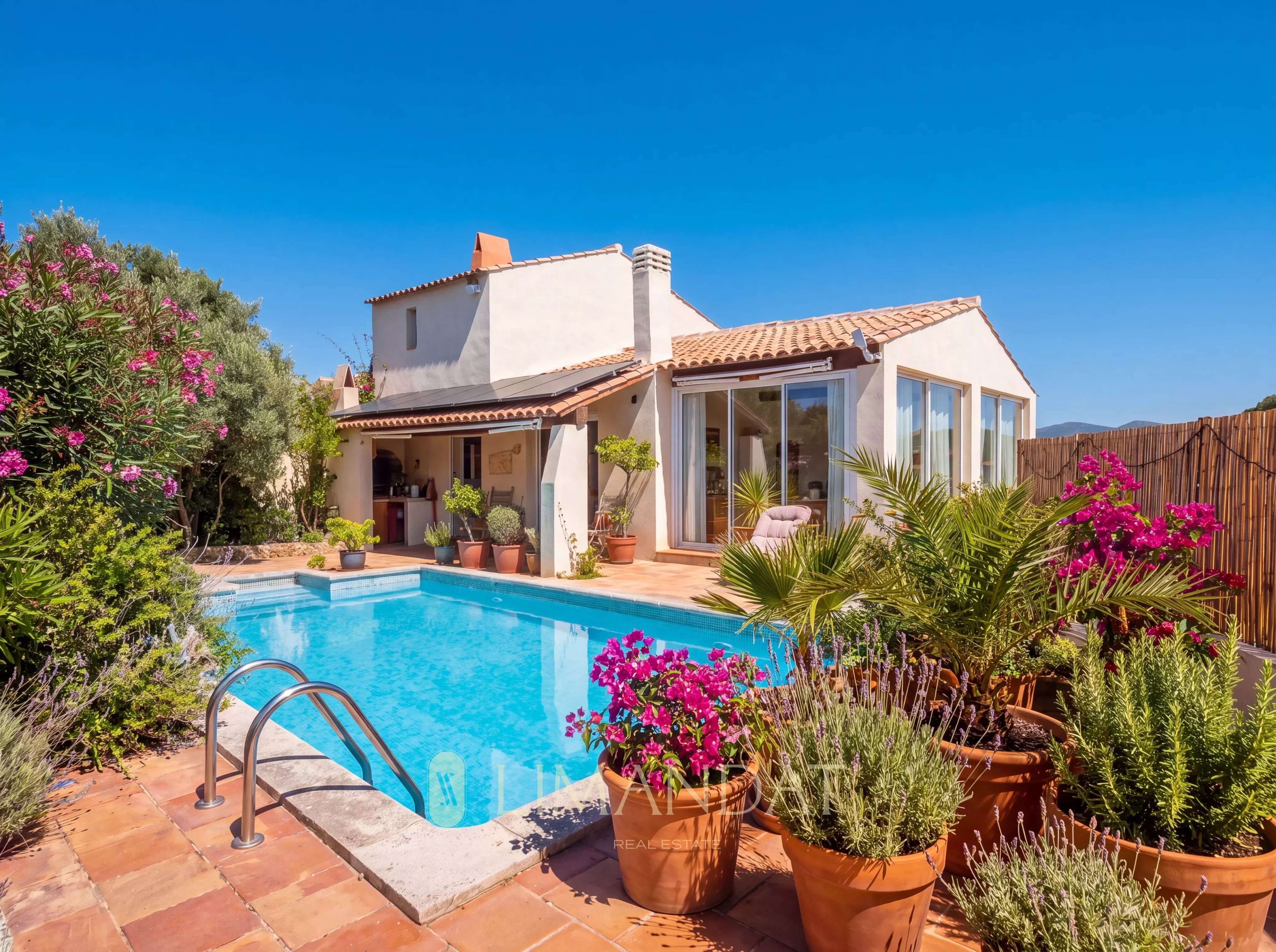 Maison 6 pièces 123 m² · à Saint-Raphaël · 123 m² · 595 000 €