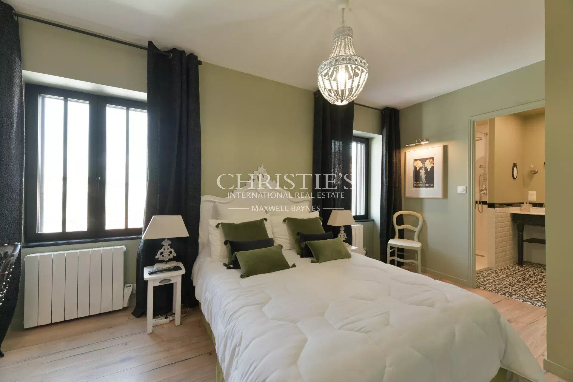5 Bedroom Villa/Townhouse's Image 5