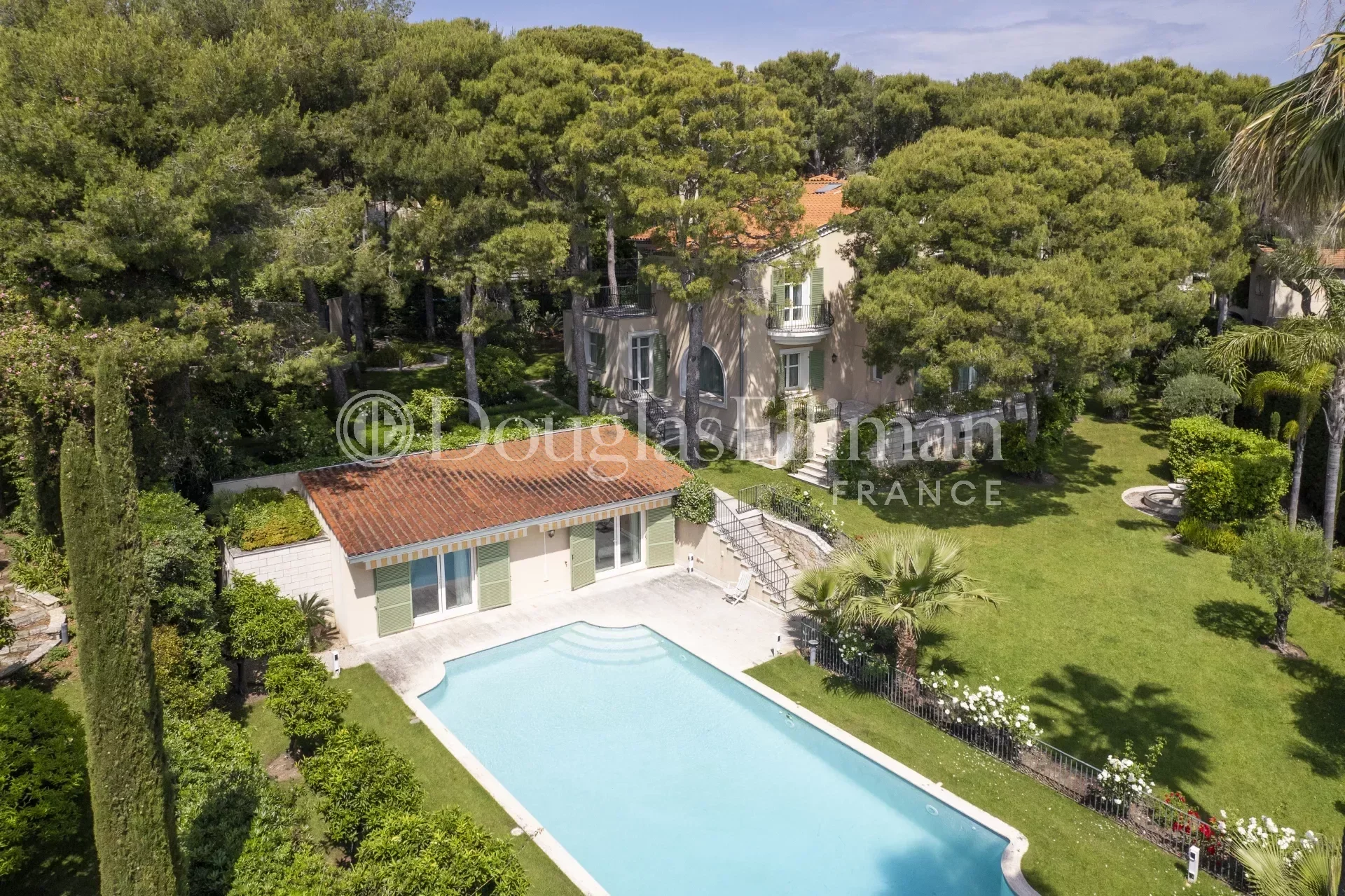 SAINT-JEAN-CAP-FERRAT – Propriété avec vue mer proche du Grand Hôtel - Image nᵒ2