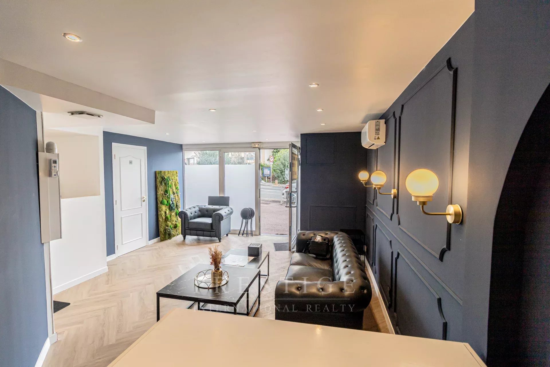 Juan les pins, murs à vendre avec garage