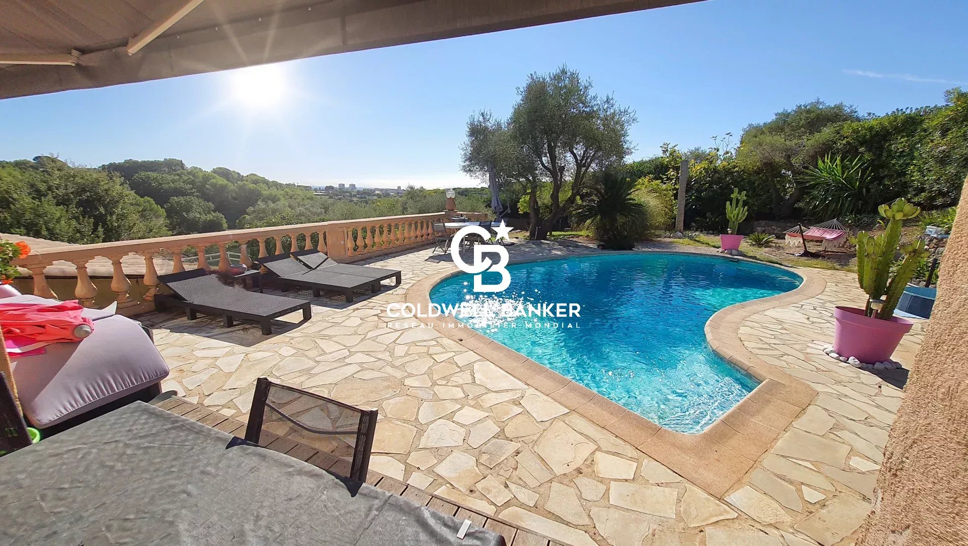 Villa avec Piscine  à Antibes, à deux pas de Cannes