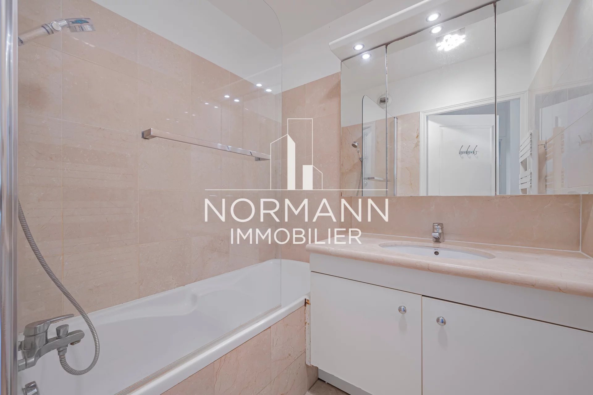 Sale Apartment Levallois-Perret