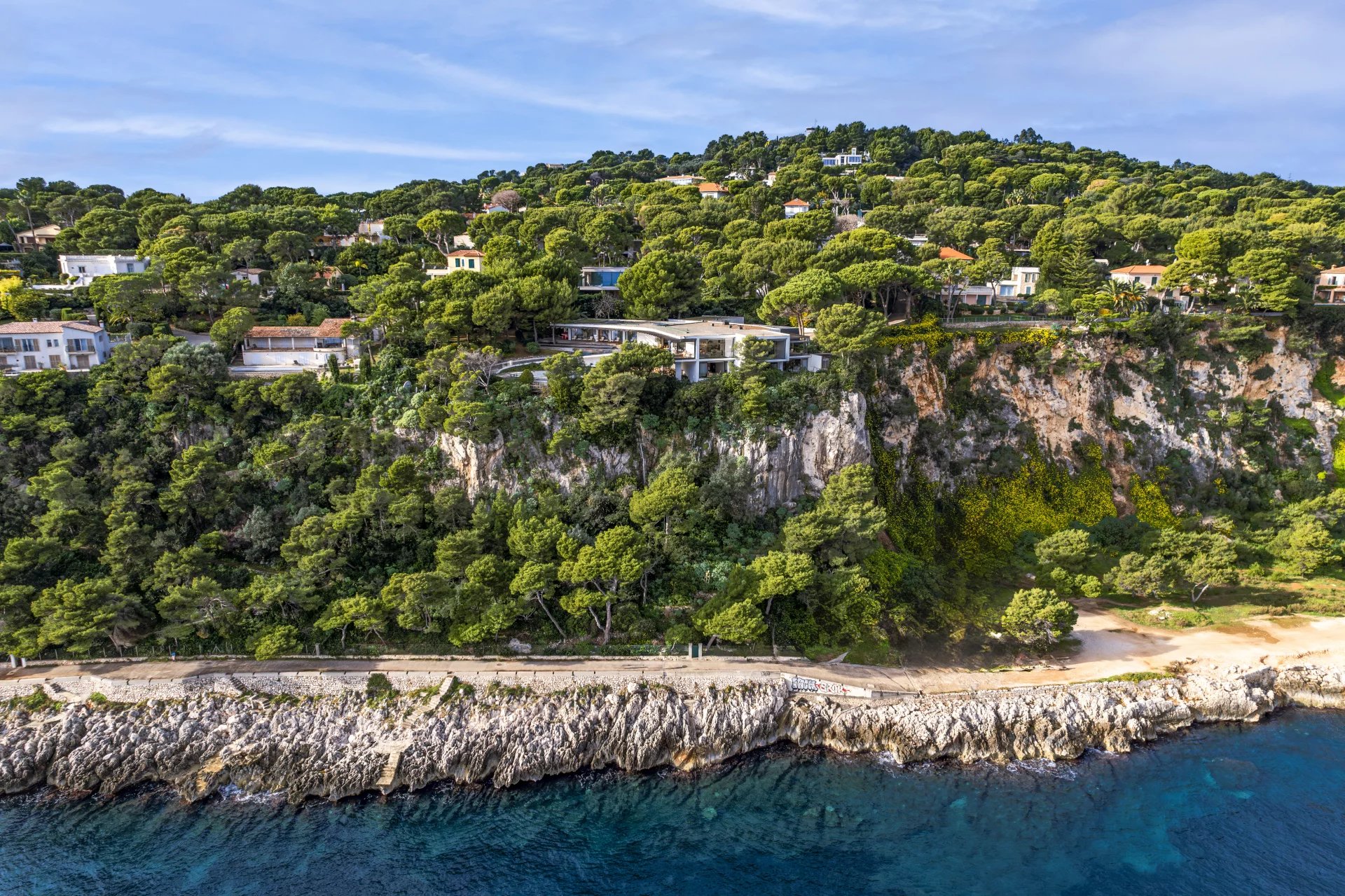 Qlistings - 6 Bedrooms - Villa - Alpes-Maritimes - For Sale - 10497 Property Image