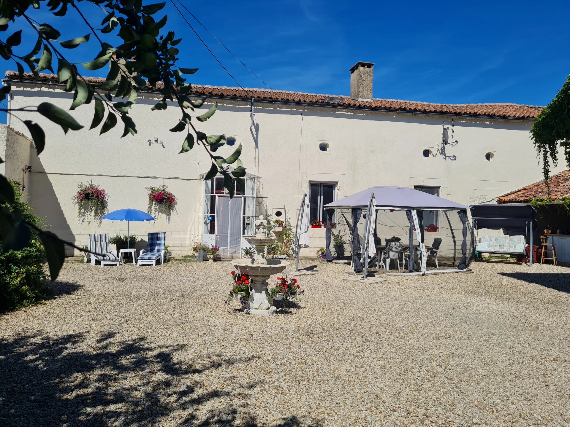 Maison traditionnelle de 5 chambres près de Civray