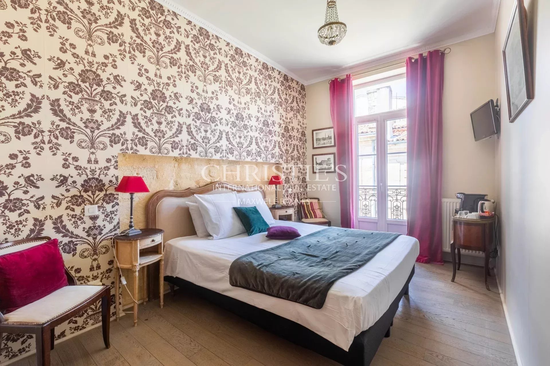 5 Bedroom Villa/Townhouse's Image 3