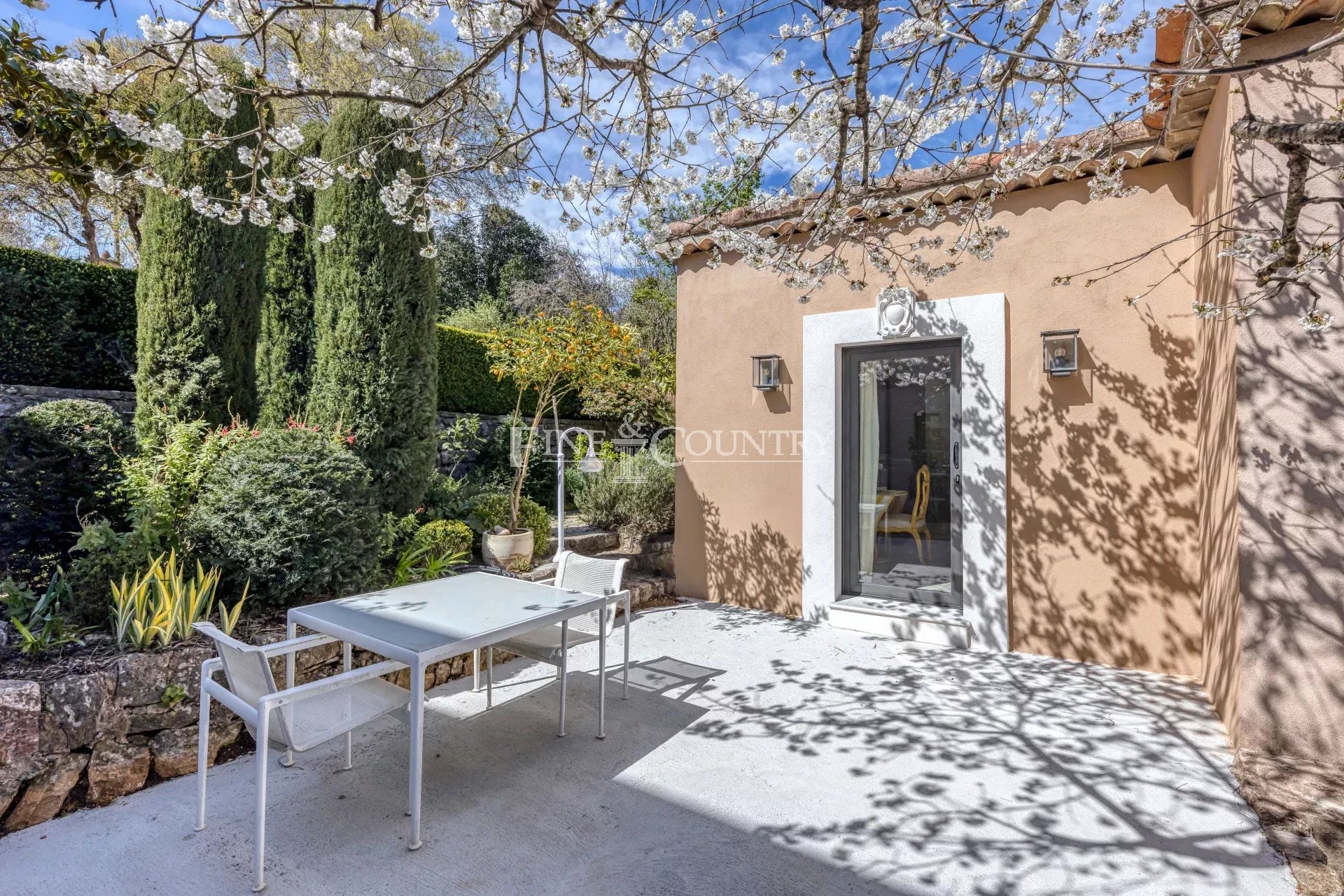 Photo of Villa for sale in Grasse