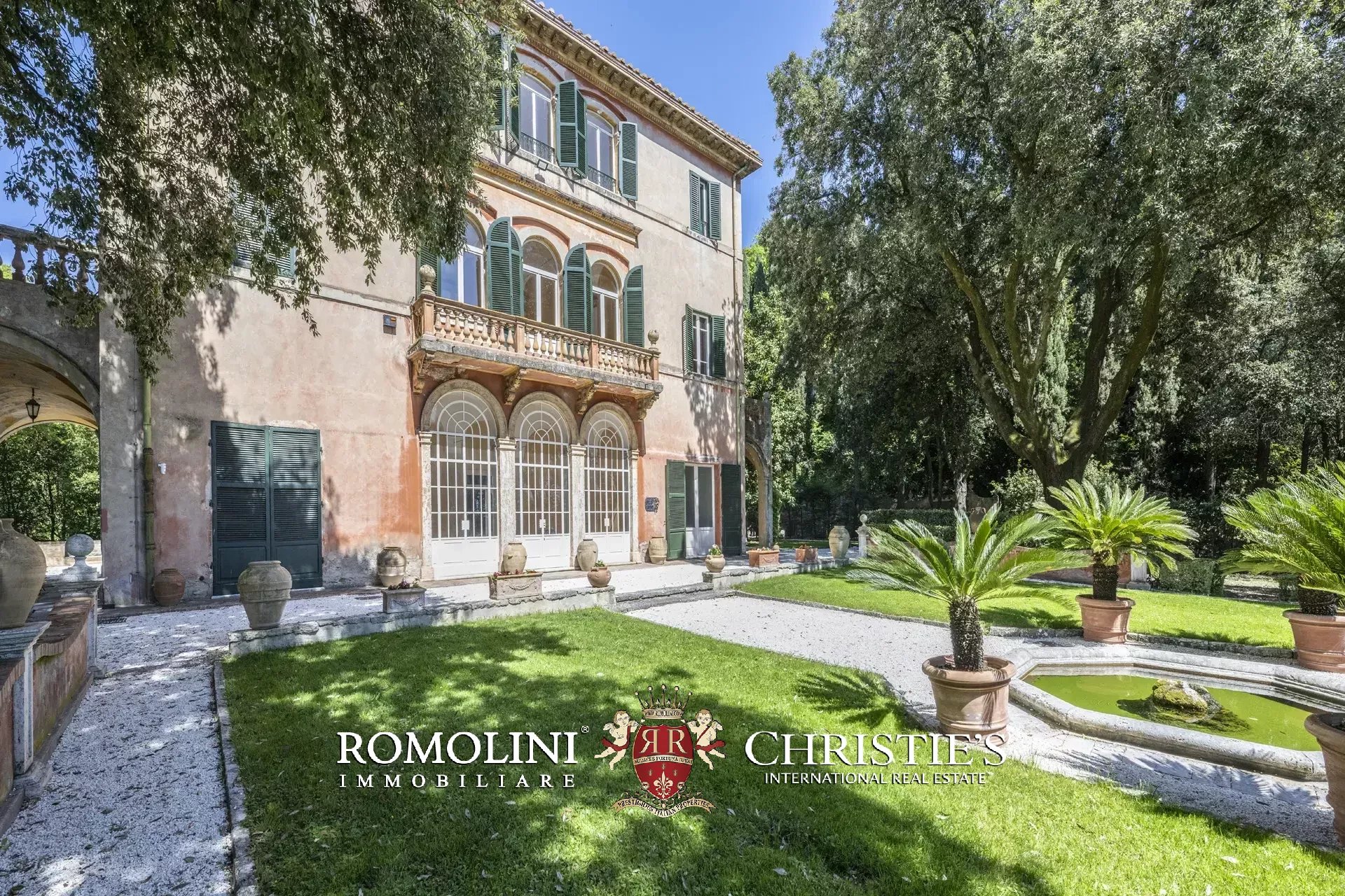 8 Bedroom Villa/Townhouse's Image 6
