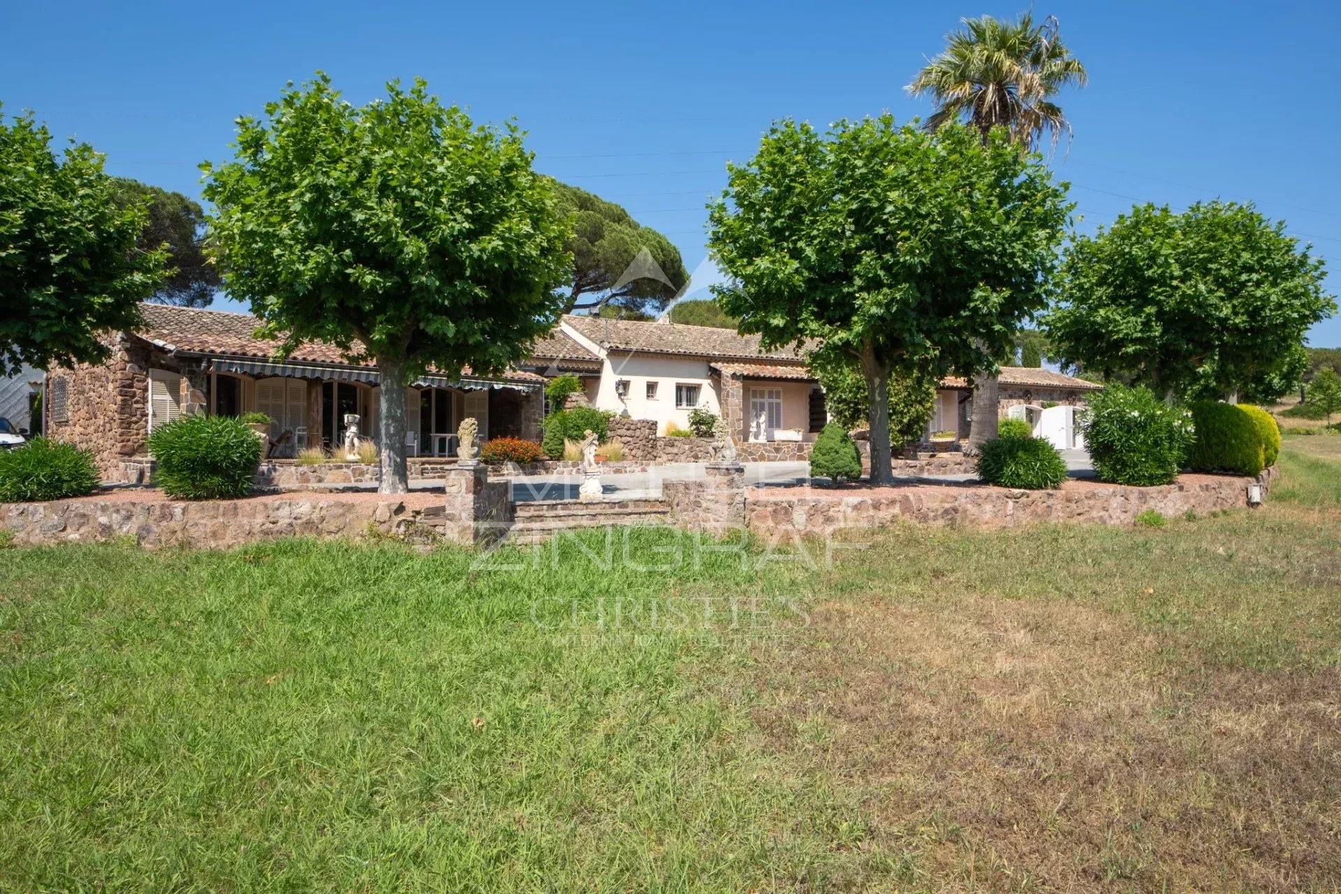 7 Bedroom Villa/Townhouse's Image 9