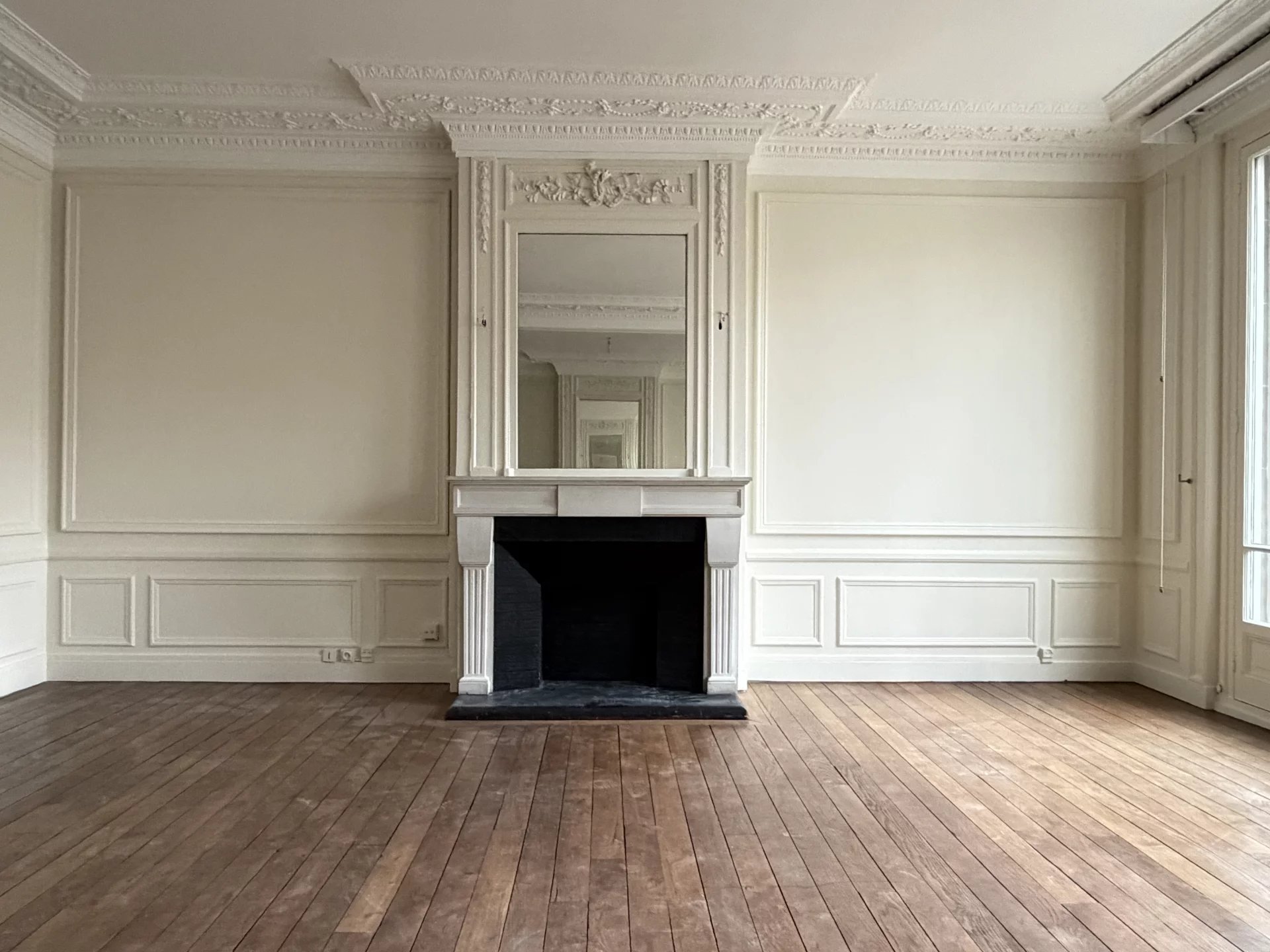 Lille Liberté, piso de más de 200 m2, 4 habitaciones, 1 plaza de aparcamiento - picture 1