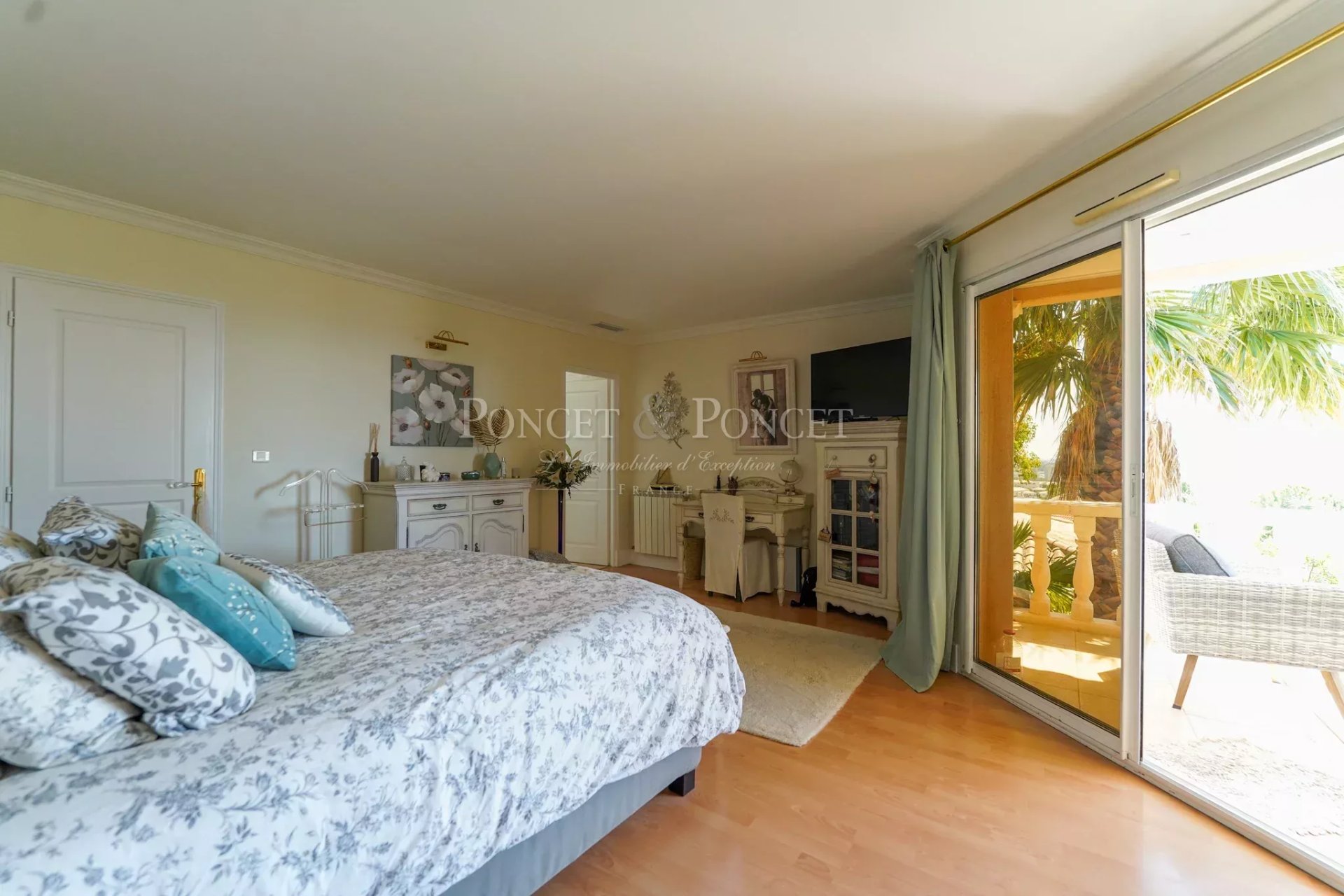 5 Bedroom Villa/Townhouse's Image 14