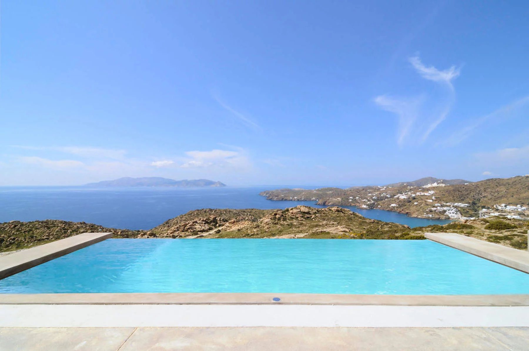 Greece - Cyclades Islands - Ios - Seasonal rental - 3 bedroom house - Swimming pool